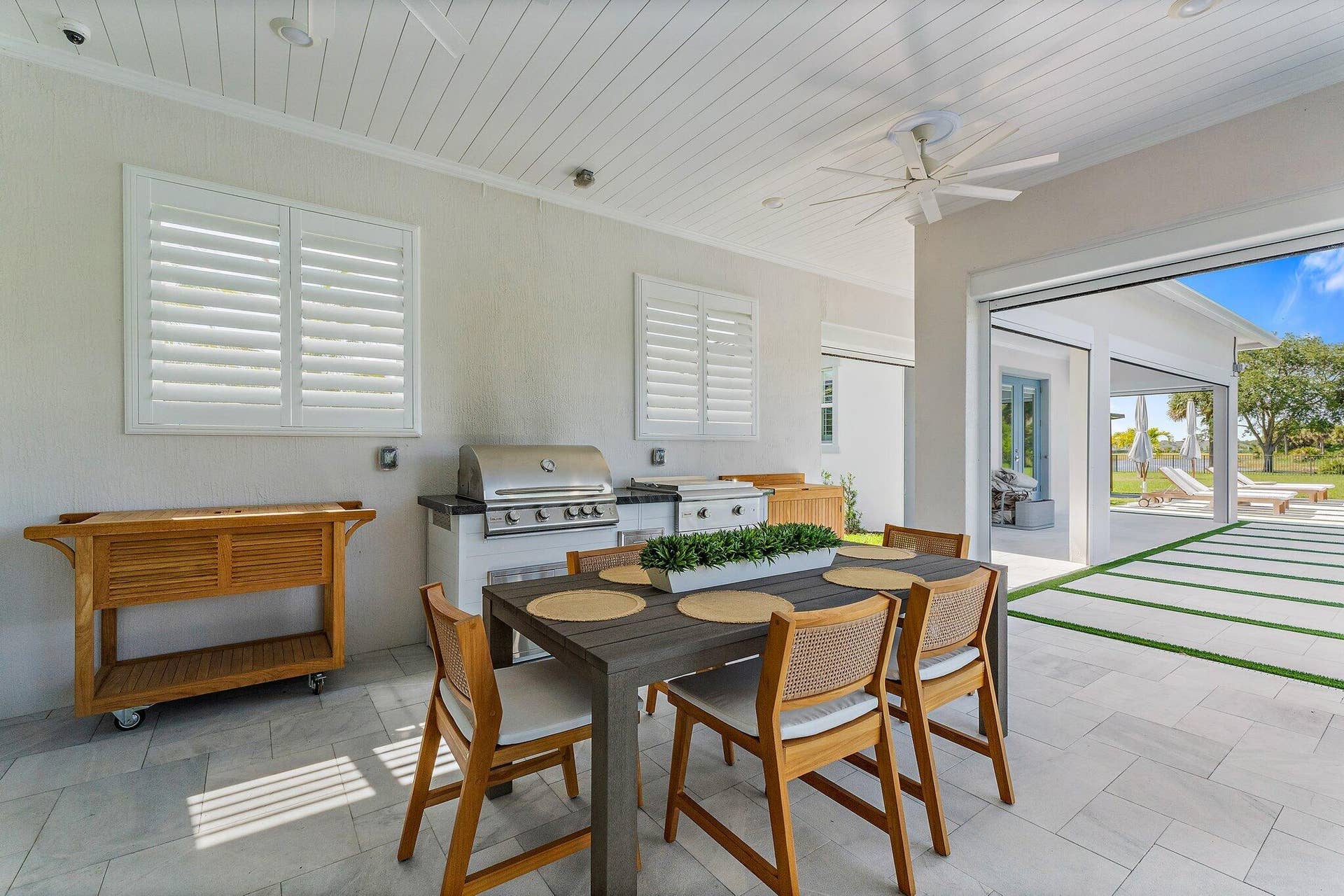 20065 SE Bridgewater Drive, Jupiter, FL 33458 Outside Dining Area