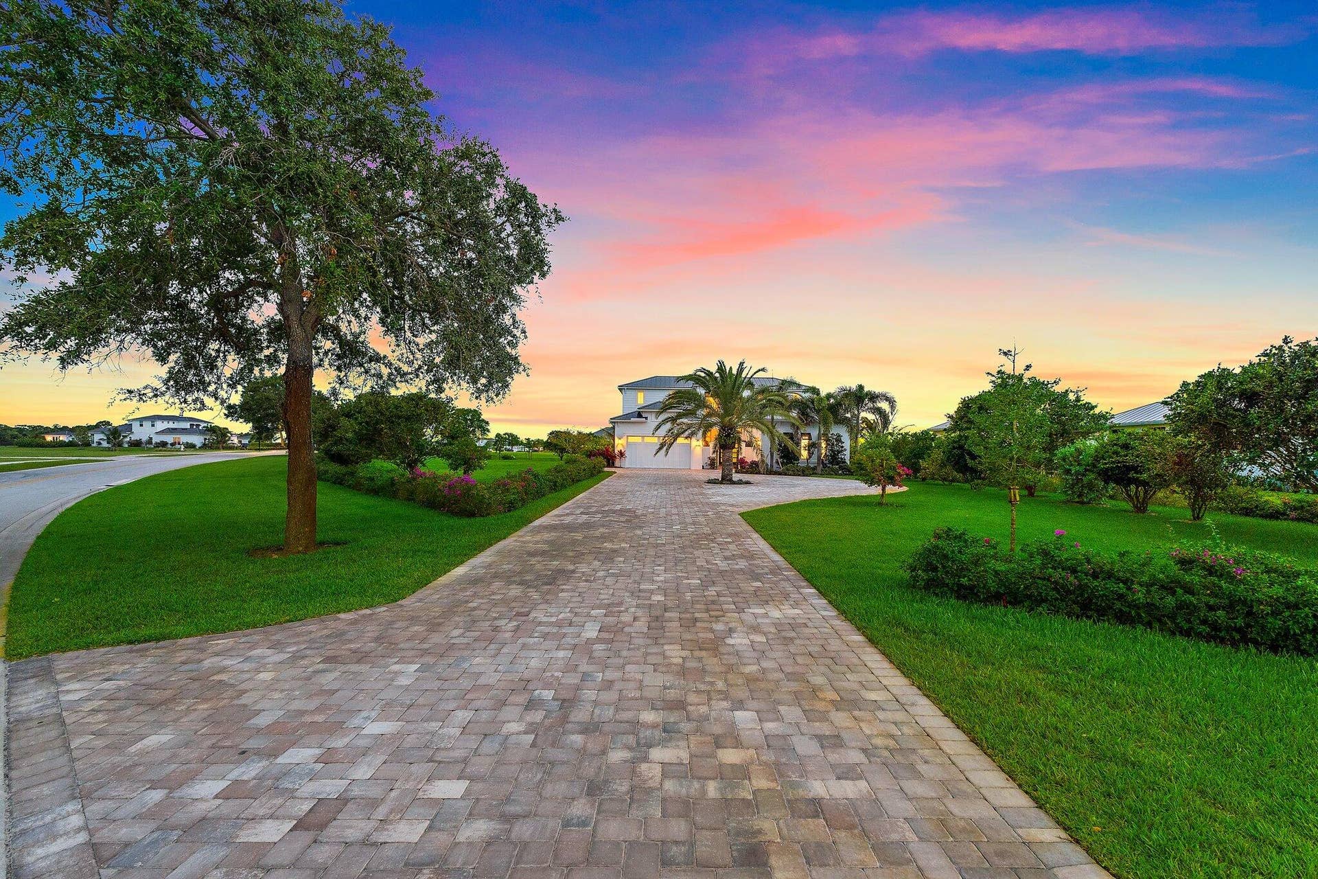 20049 SE Bridgewater Drive, Jupiter, FL 33458 Front Driveway