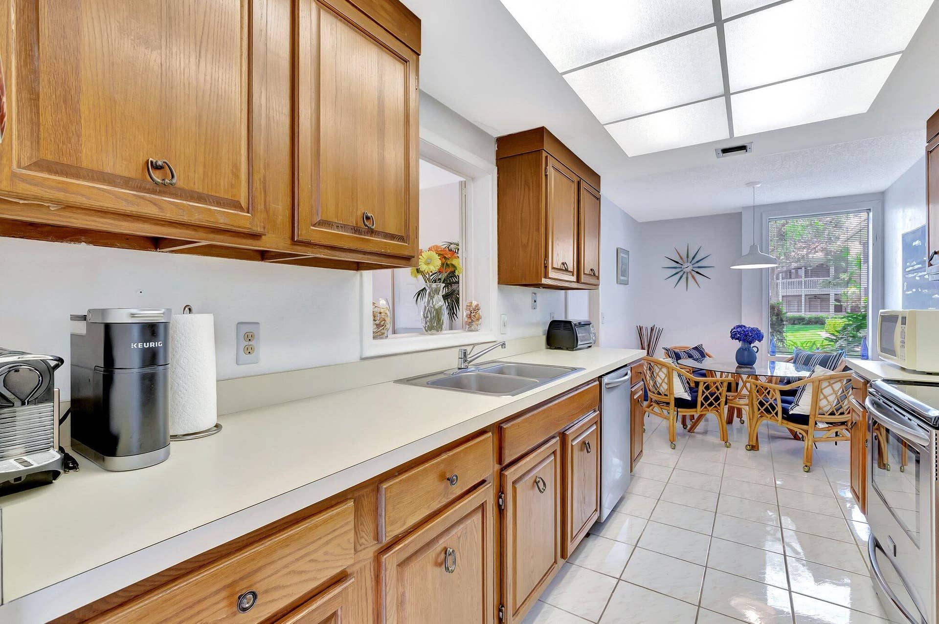 Kitchen & Breakfast Nook