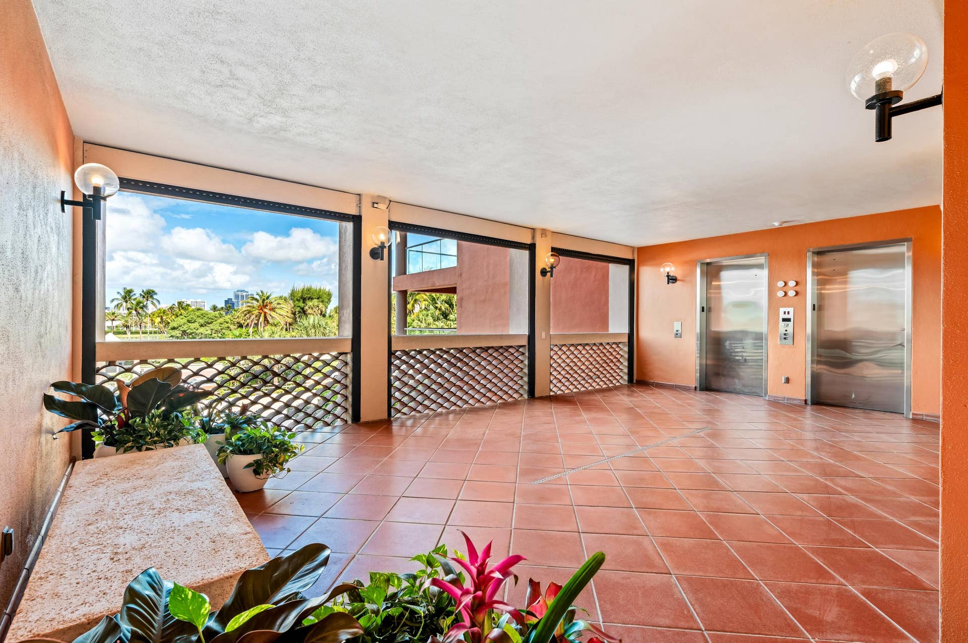 2 N Breakers Row, #N25, Palm Beach, FL 33480 mls_COURTYARD_TO_ELEVATOR_DT