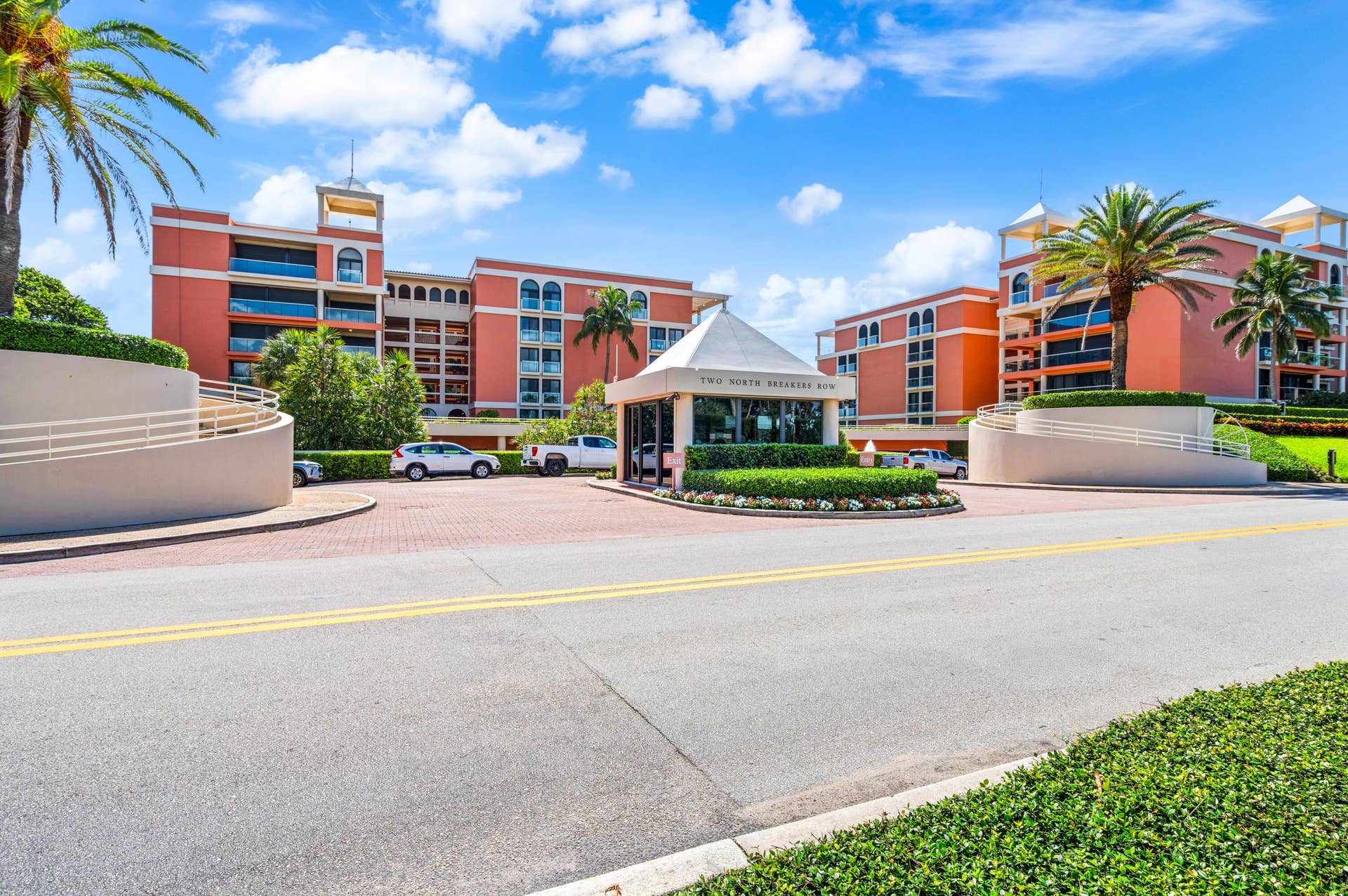 2 N Breakers Row, #N25, Palm Beach, FL 33480 mls_FRONT_ANGLE_DT