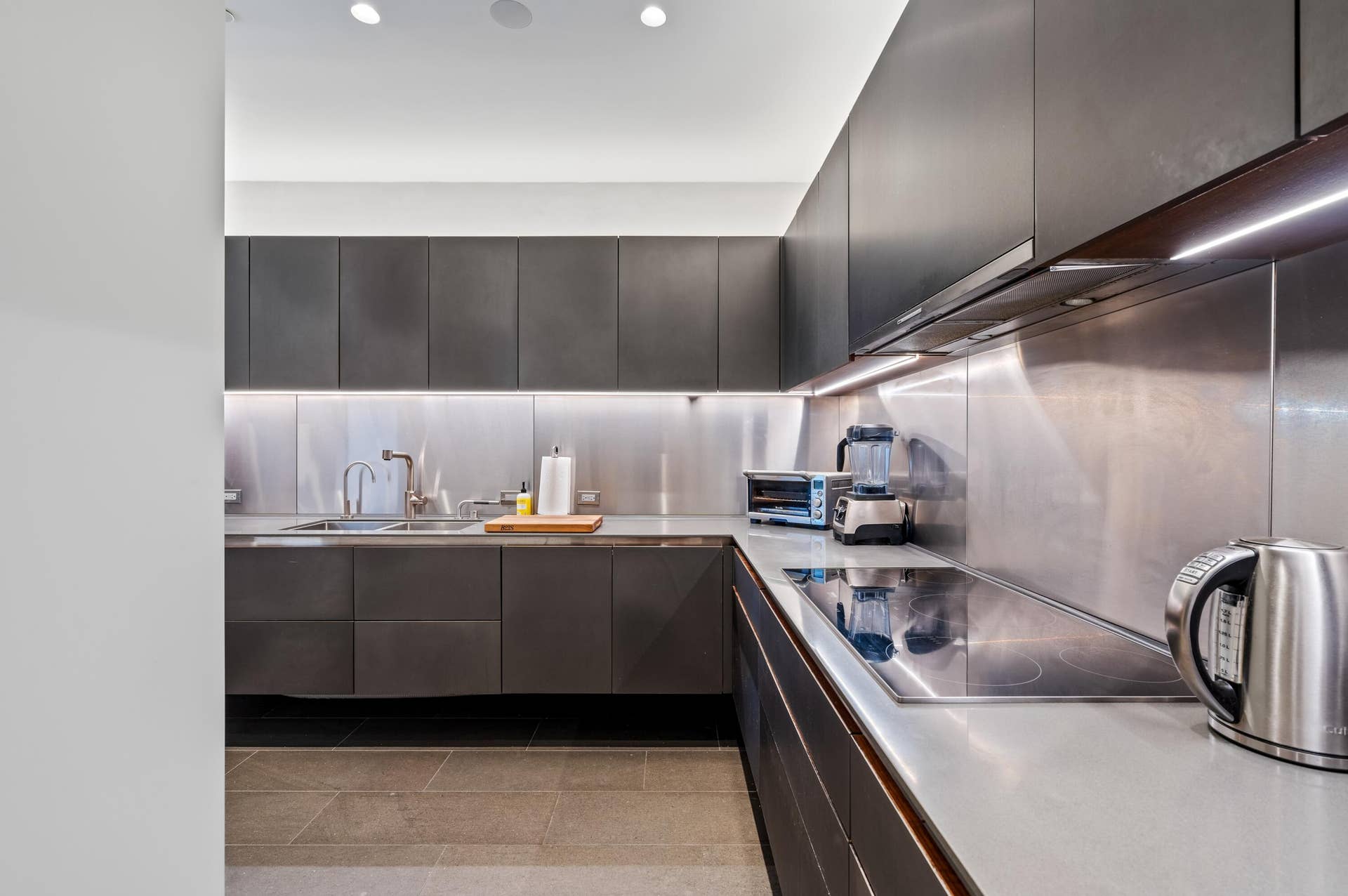 2 N Breakers Row, #N25, Palm Beach, FL 33480 mls_KITCHEN_STRAIGHT_DT