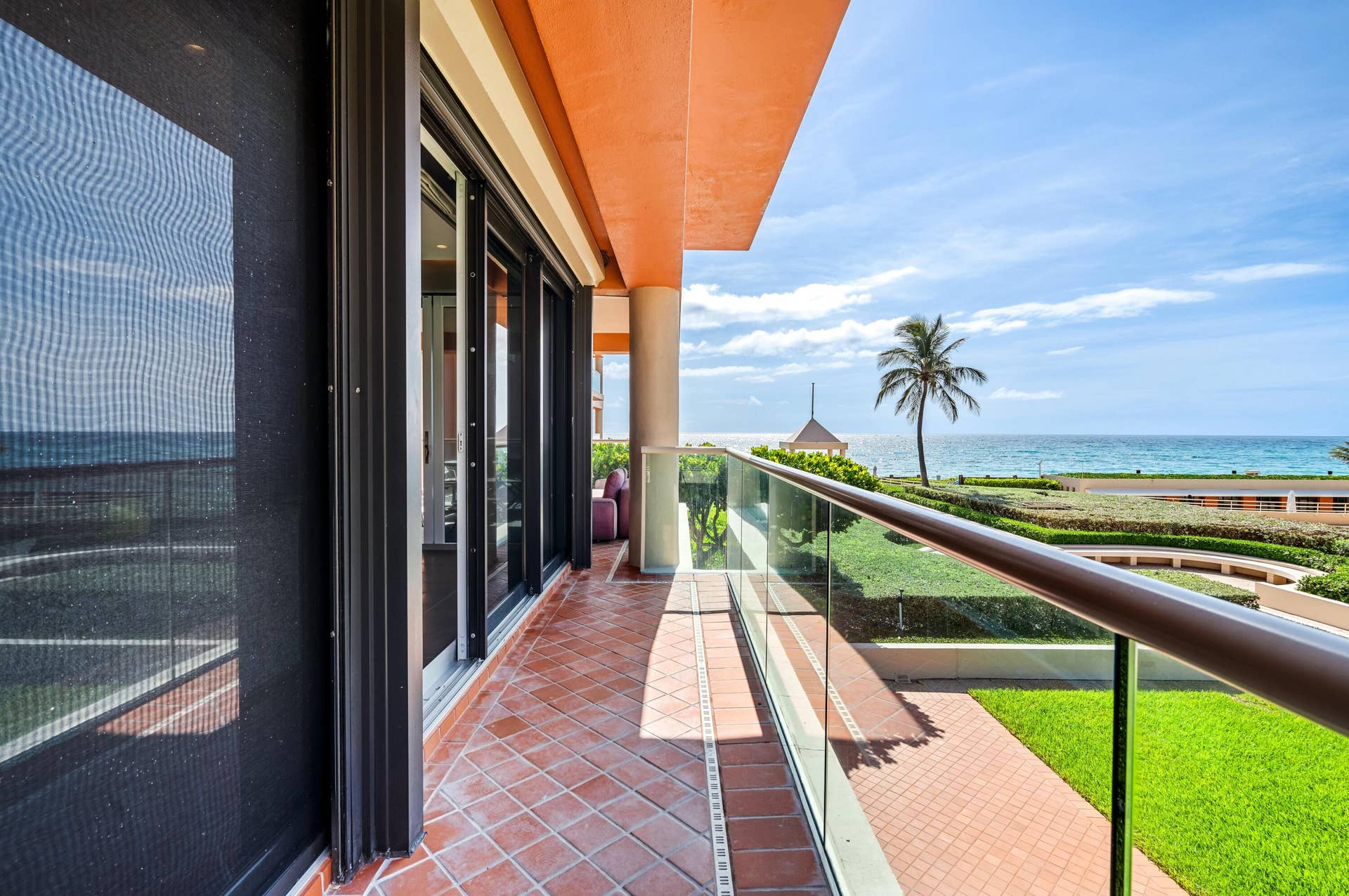 2 N Breakers Row, #N25, Palm Beach, FL 33480 mls_BALCONY_STRAIGHT_DT