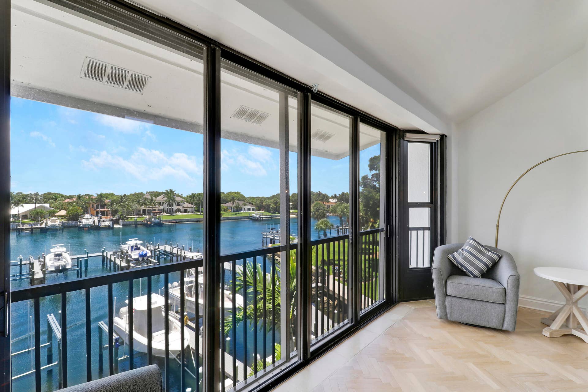 Panoramic Intracoastal Views