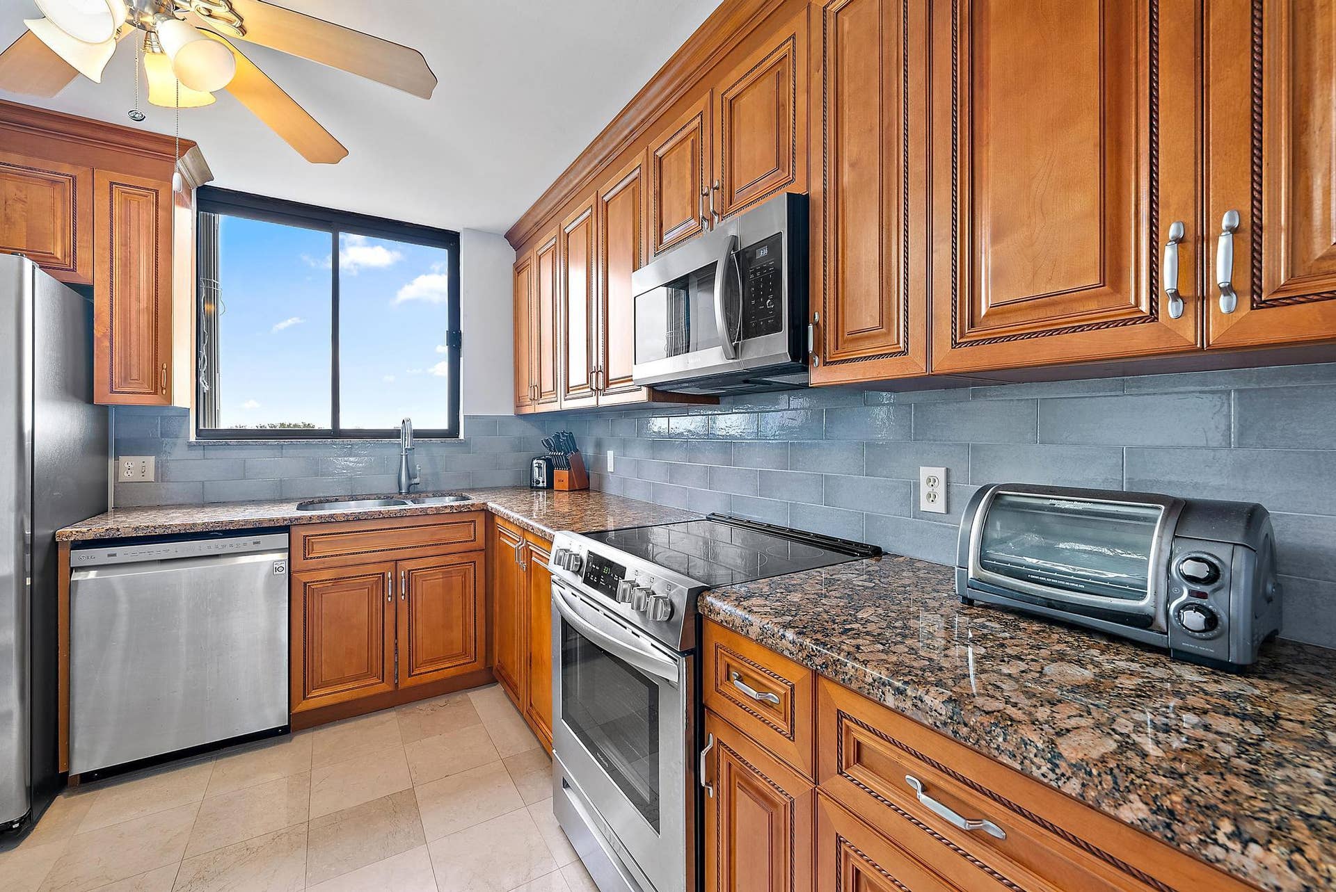 400 Ocean Trail Way 601-8