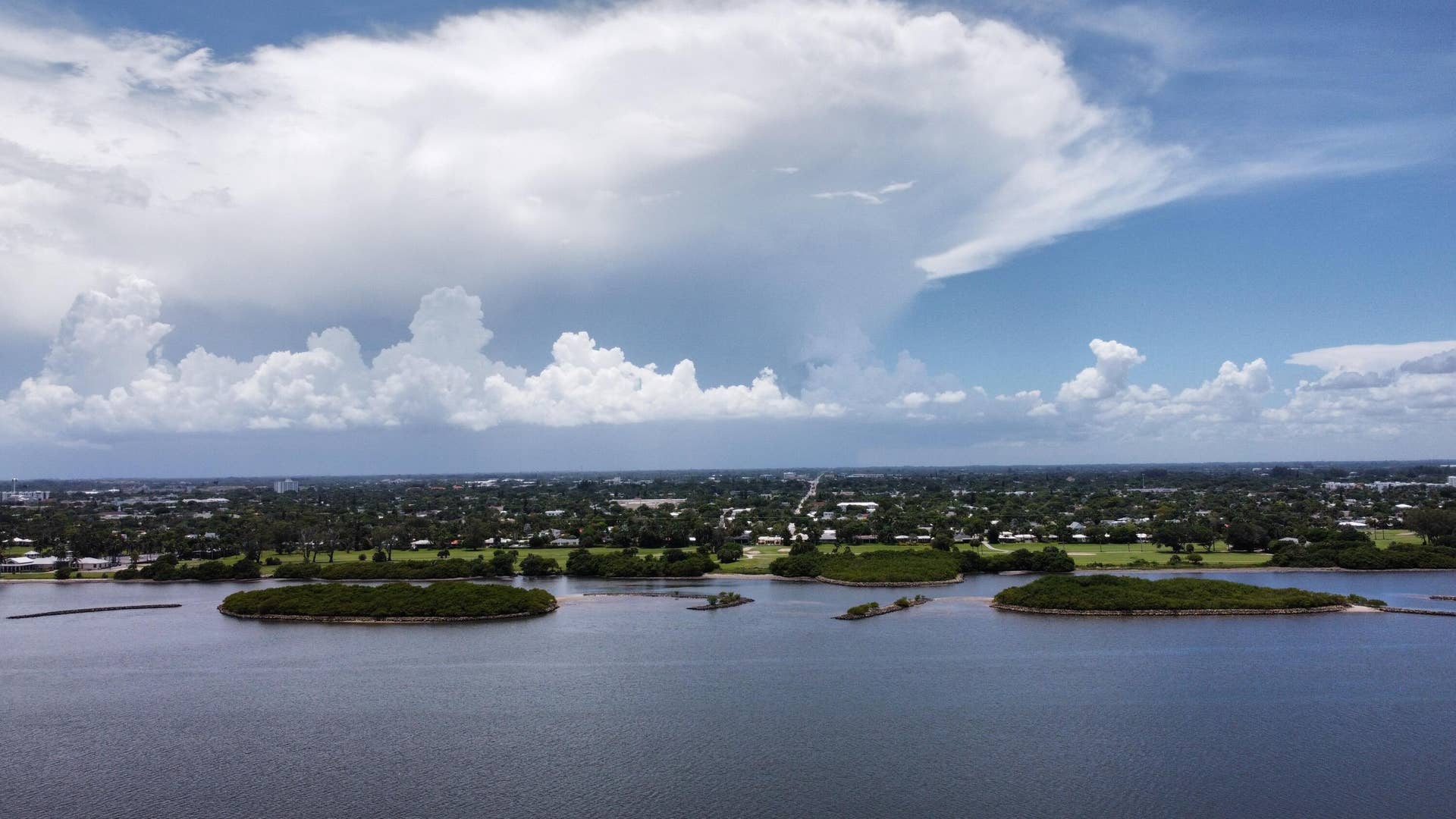 2560 S Ocean Boulevard, #416, Palm Beach, FL 33480 Aerial Looking West
