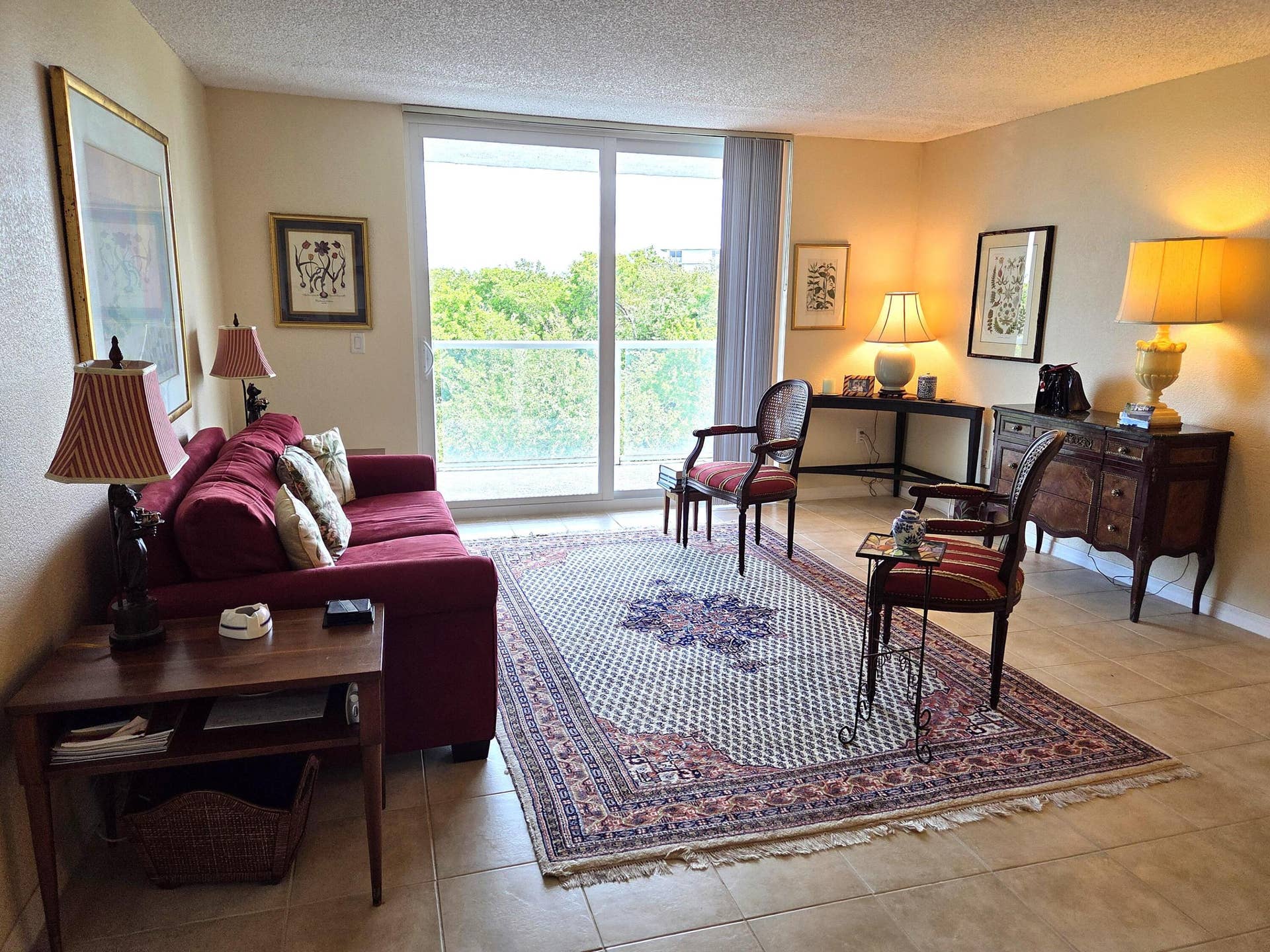 2560 S Ocean Boulevard, #416, Palm Beach, FL 33480 Livingroom