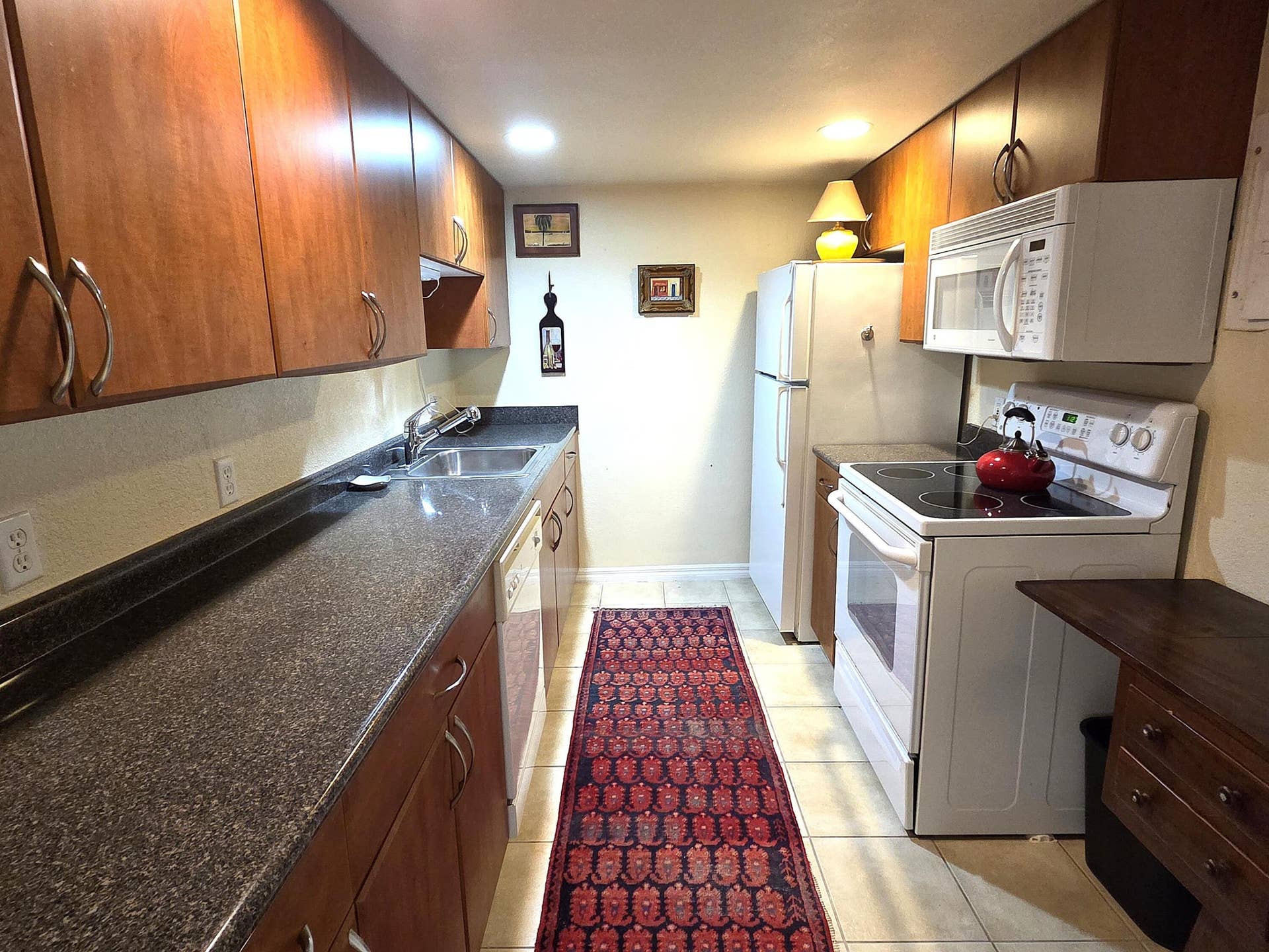 2560 S Ocean Boulevard, #416, Palm Beach, FL 33480 Kitchen