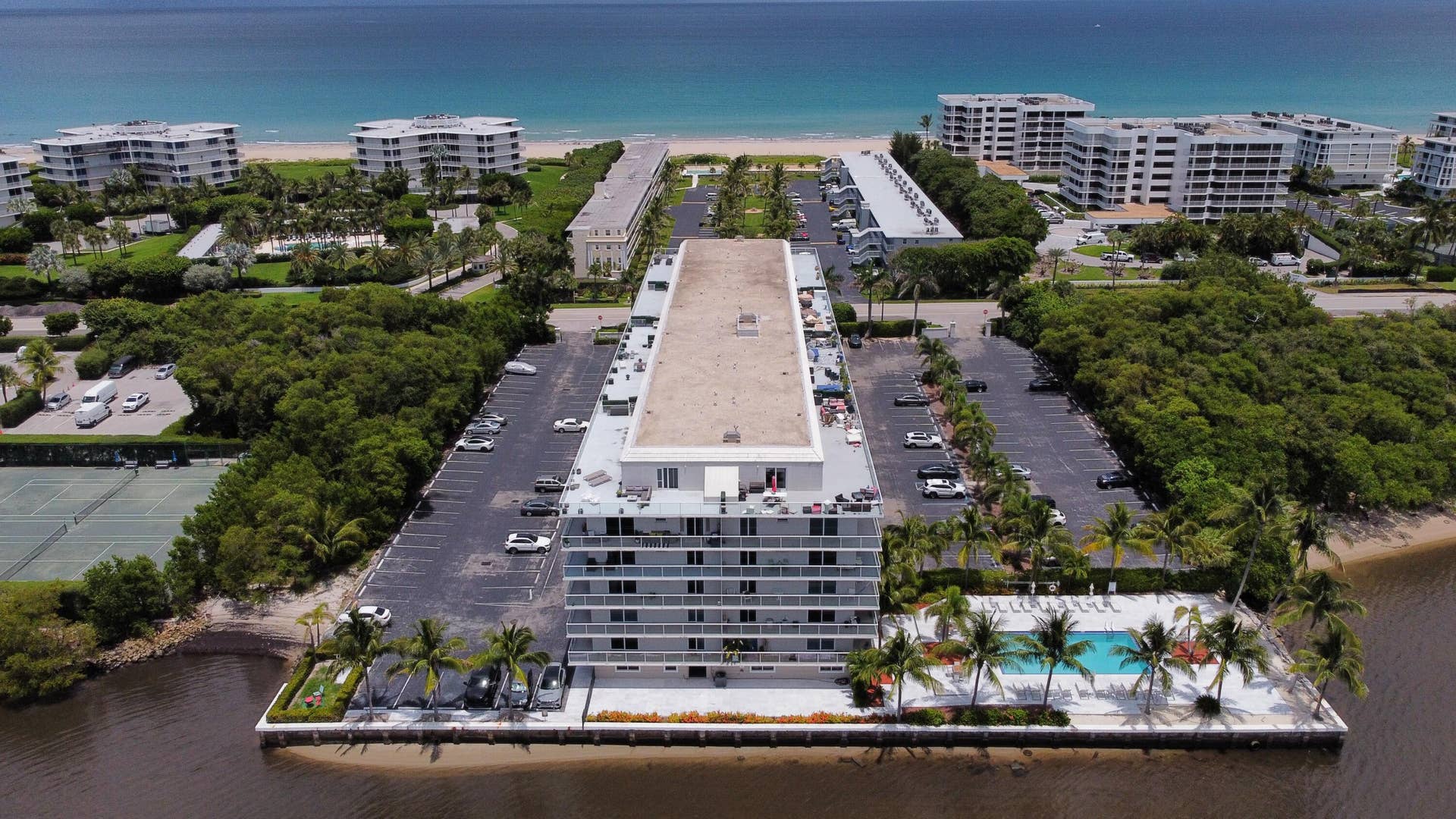 2560 S Ocean Boulevard, #416, Palm Beach, FL 33480 Private Ocean Beach Access
