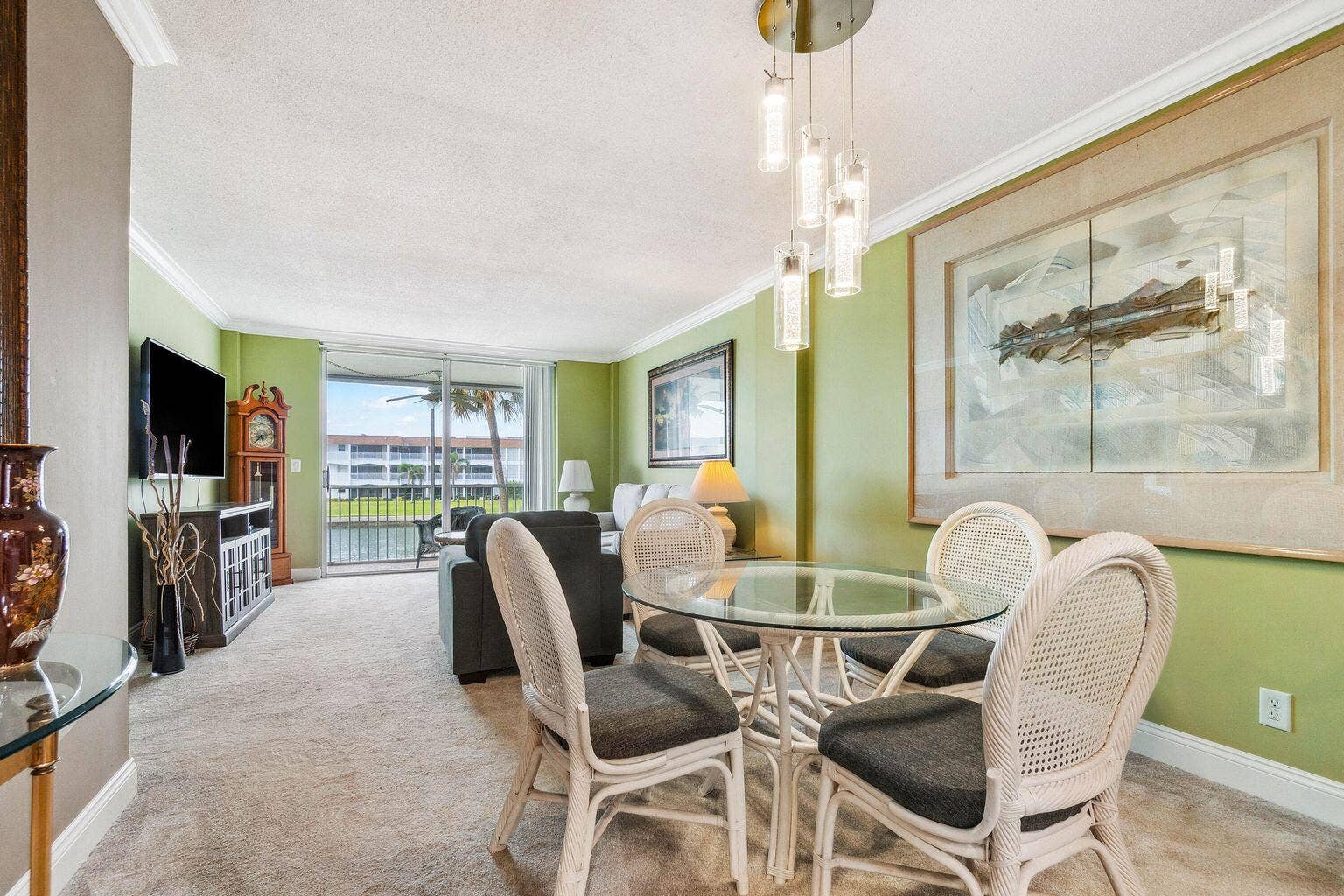 100 Paradise Harbour Boulevard, #208, North Palm Beach, FL 33408 Dining/Living Area