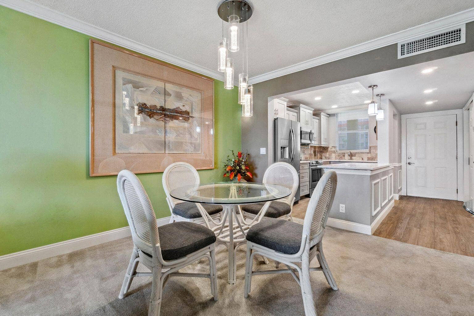 100 Paradise Harbour Boulevard, #208, North Palm Beach, FL 33408 Dining Area