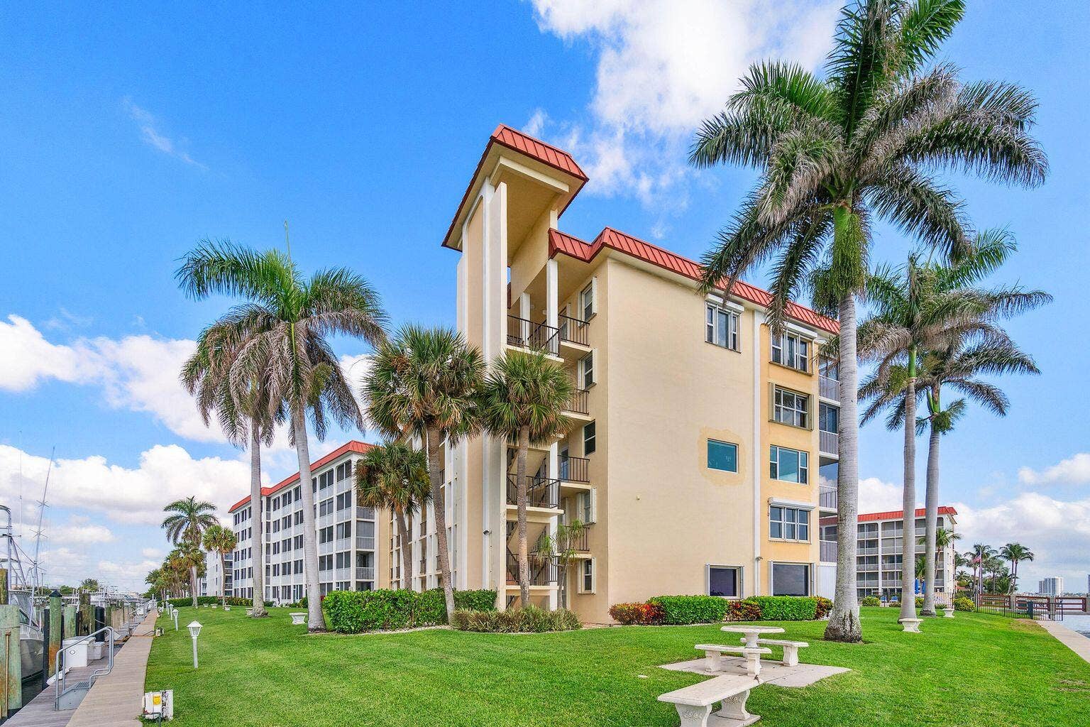 100 Paradise Harbour Boulevard, #208, North Palm Beach, FL 33408 100
