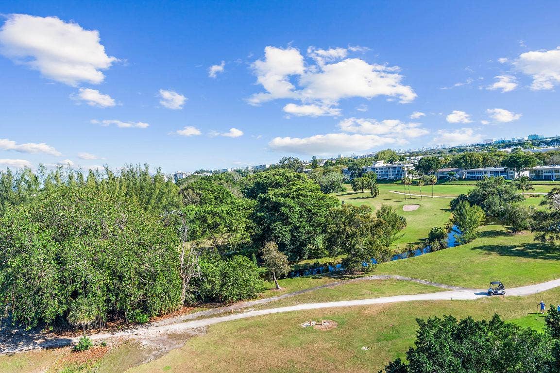 3250 N Palm Aire Drive, #904, Pompano Beach, FL 33069