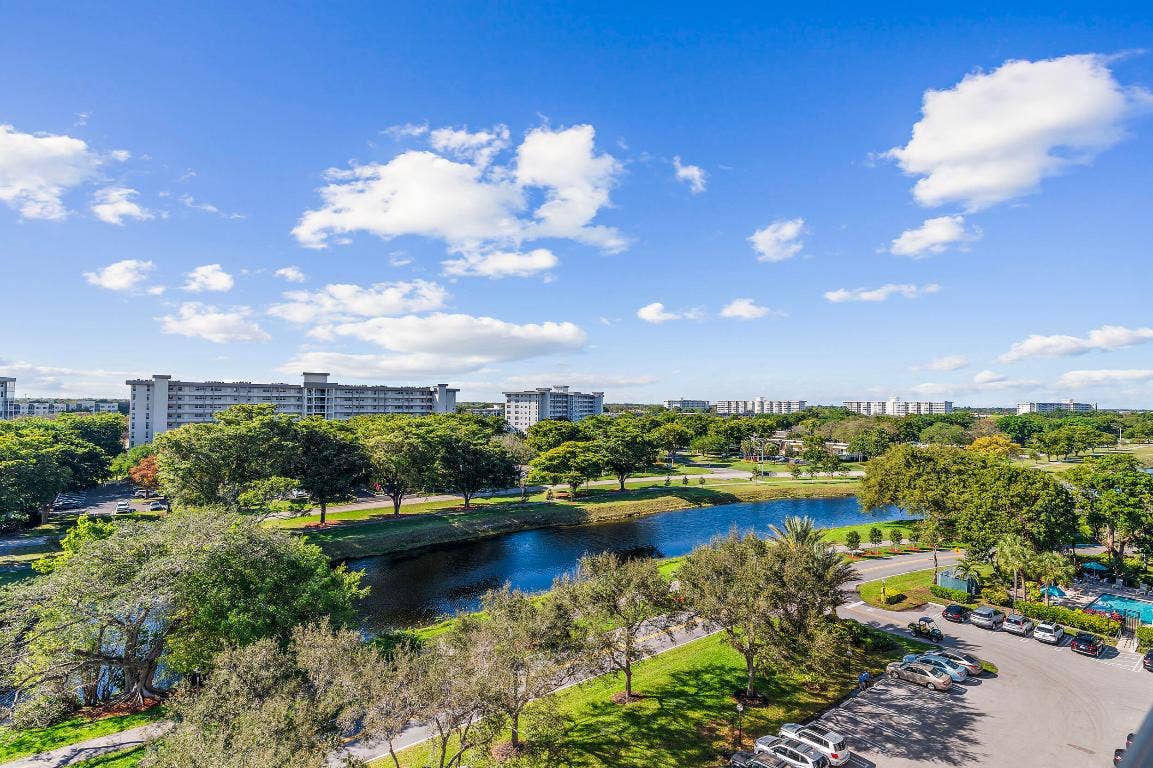 3250 N Palm Aire Drive, #904, Pompano Beach, FL 33069