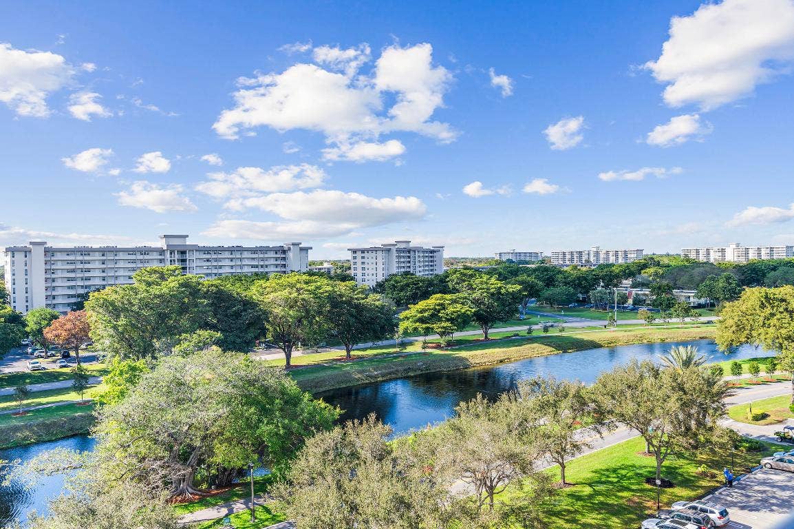 3250 N Palm Aire Drive, #904, Pompano Beach, FL 33069
