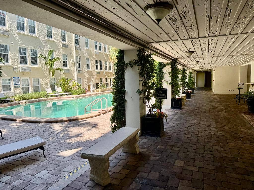 235 Sunrise Avenue, Unit # 2008, Palm Beach, FL 33480