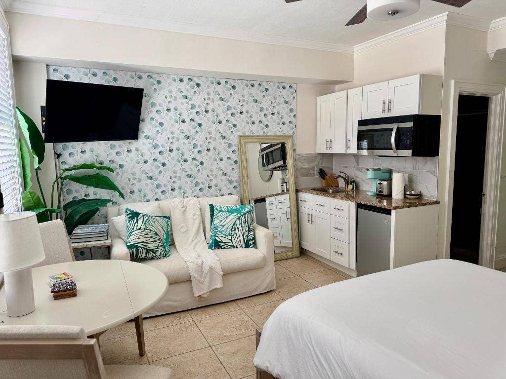 235 Sunrise Avenue, Unit # 2008, Palm Beach, FL 33480