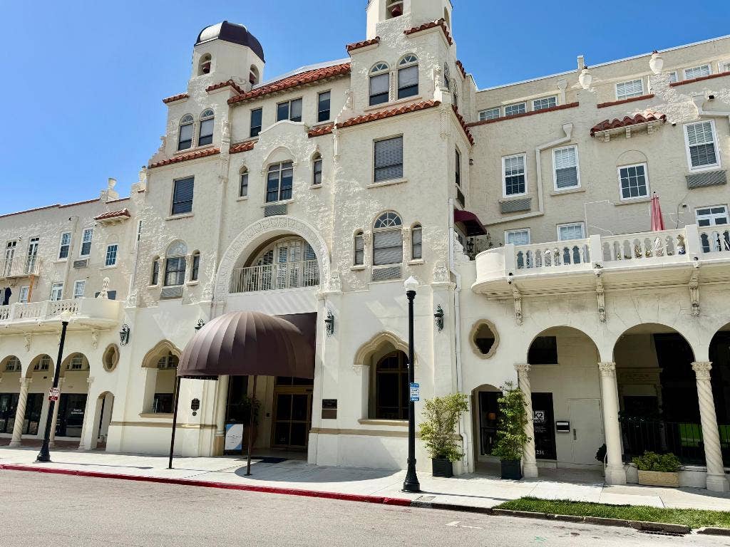 235 Sunrise Avenue, Unit # 2008, Palm Beach, FL 33480