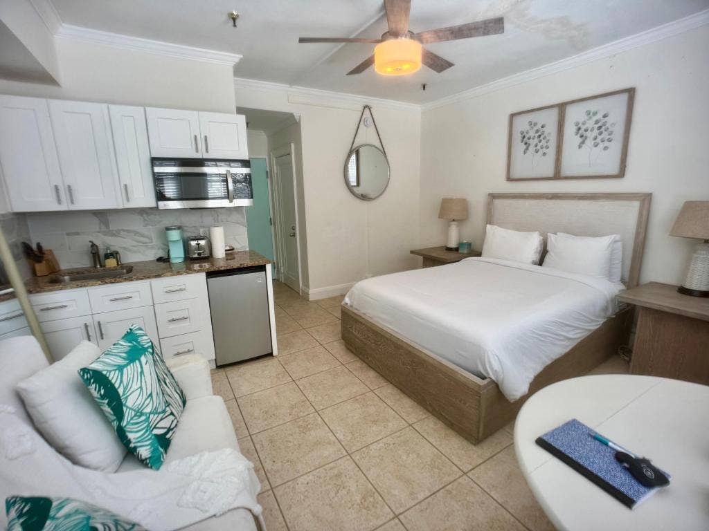235 Sunrise Avenue, Unit # 2008, Palm Beach, FL 33480