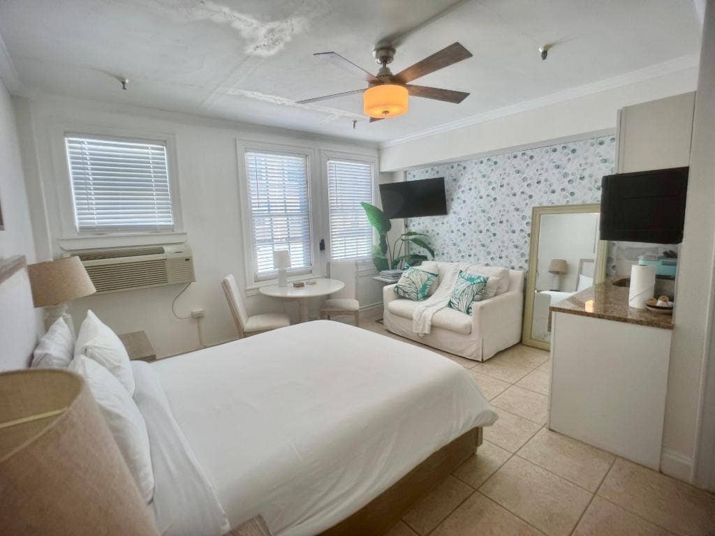 235 Sunrise Avenue, Unit # 2008, Palm Beach, FL 33480