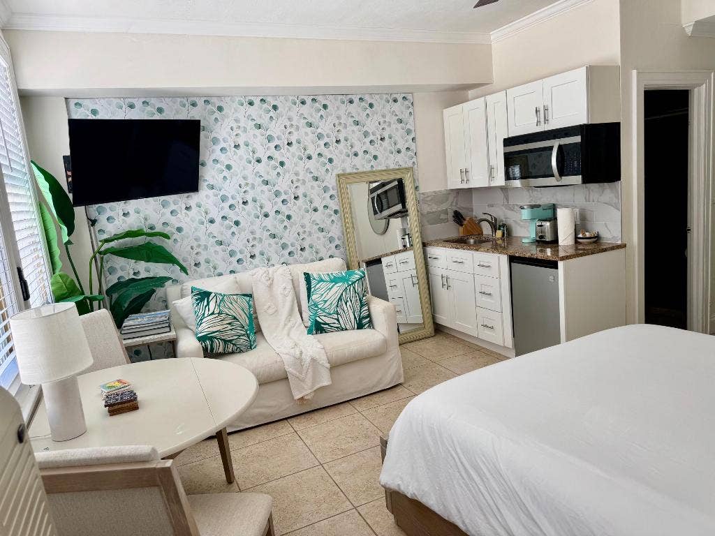 235 Sunrise Avenue, Unit # 2008, Palm Beach, FL 33480