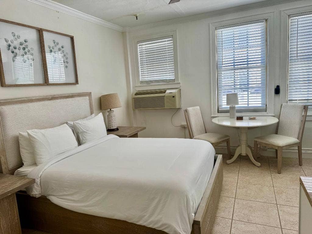 235 Sunrise Avenue, Unit # 2008, Palm Beach, FL 33480