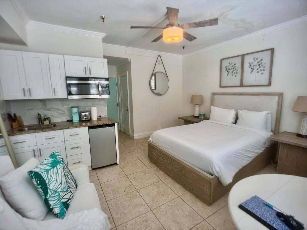 235 Sunrise Avenue, Unit # 2008, Palm Beach, FL 33480