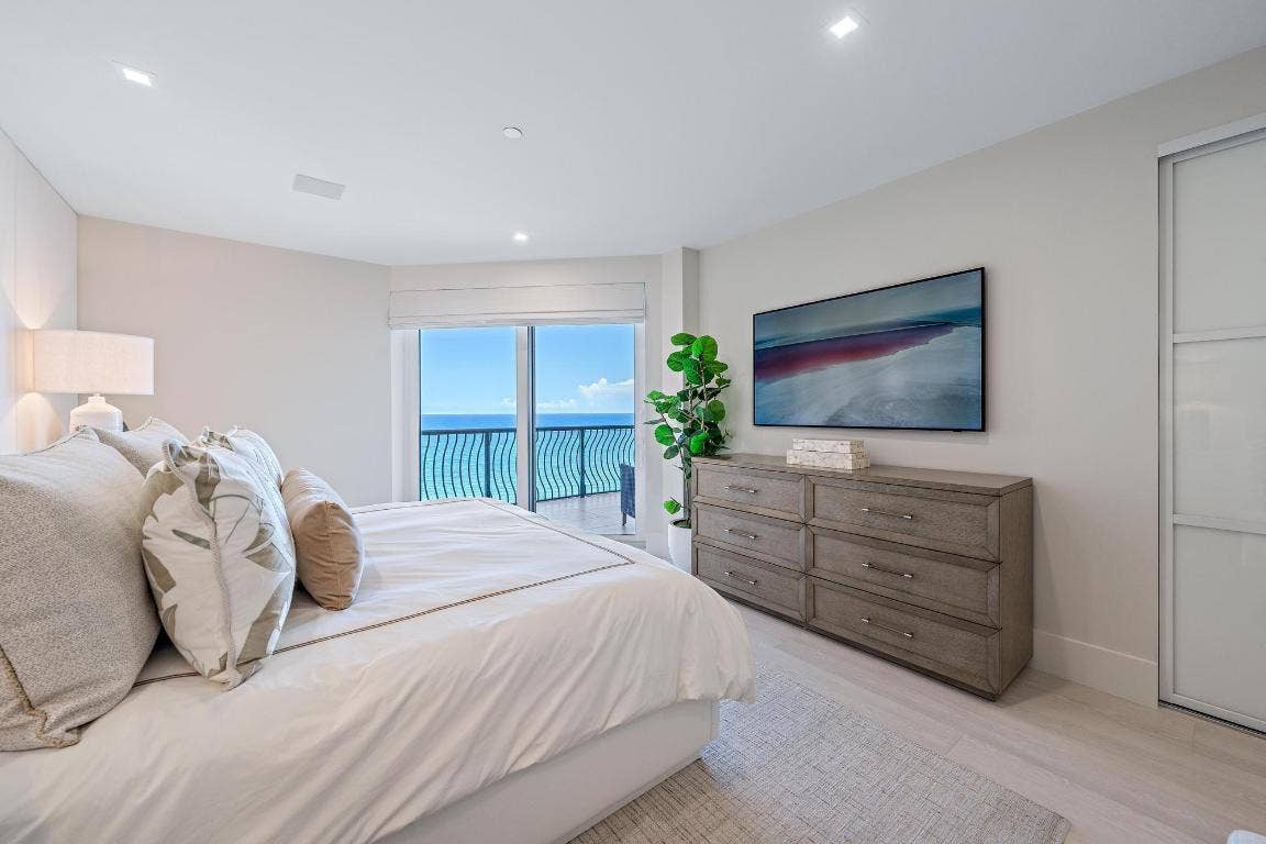 5150 N Ocean Drive, #1903, Singer Island, FL 33404