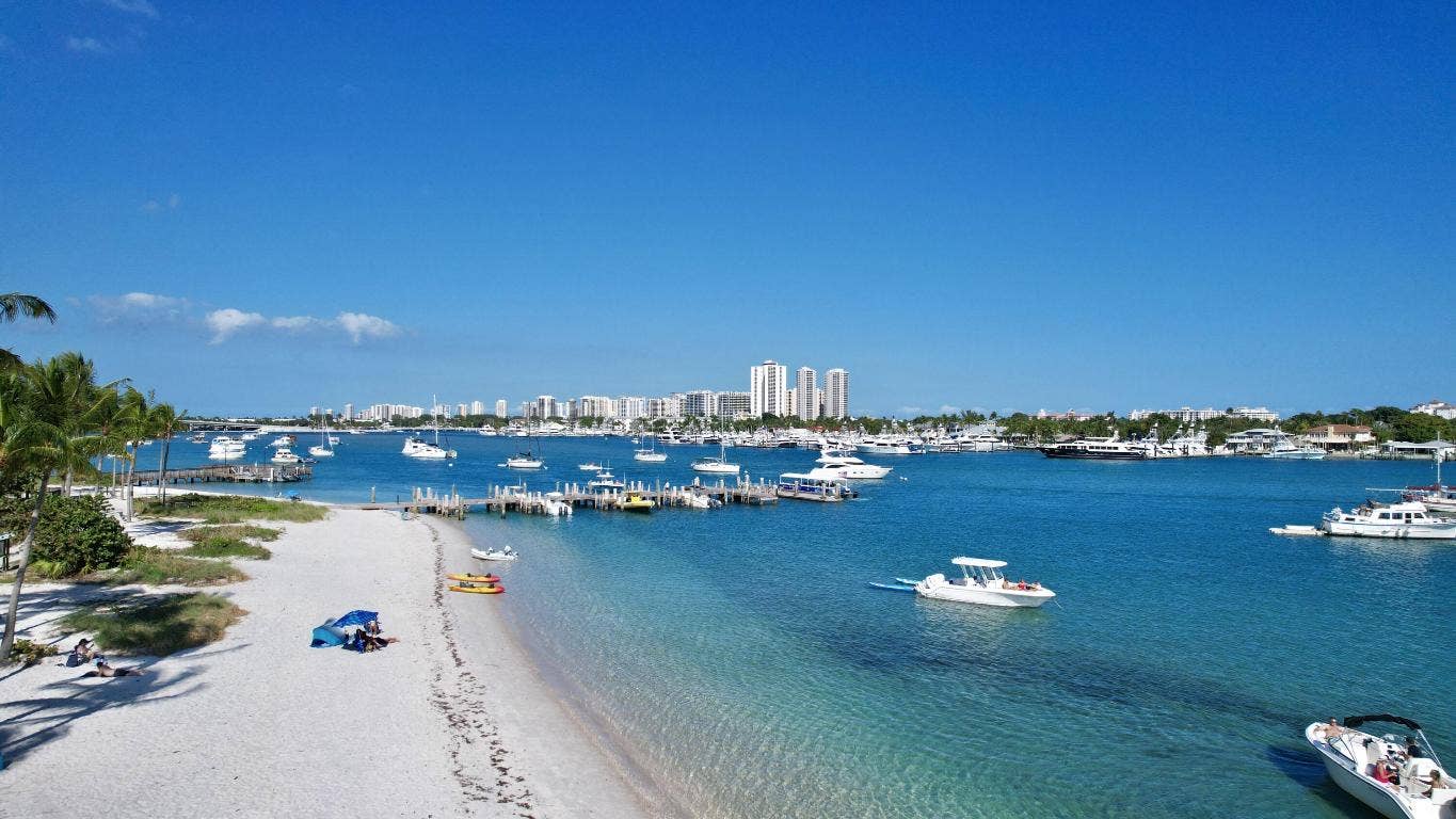 5150 N Ocean Drive, #1903, Singer Island, FL 33404