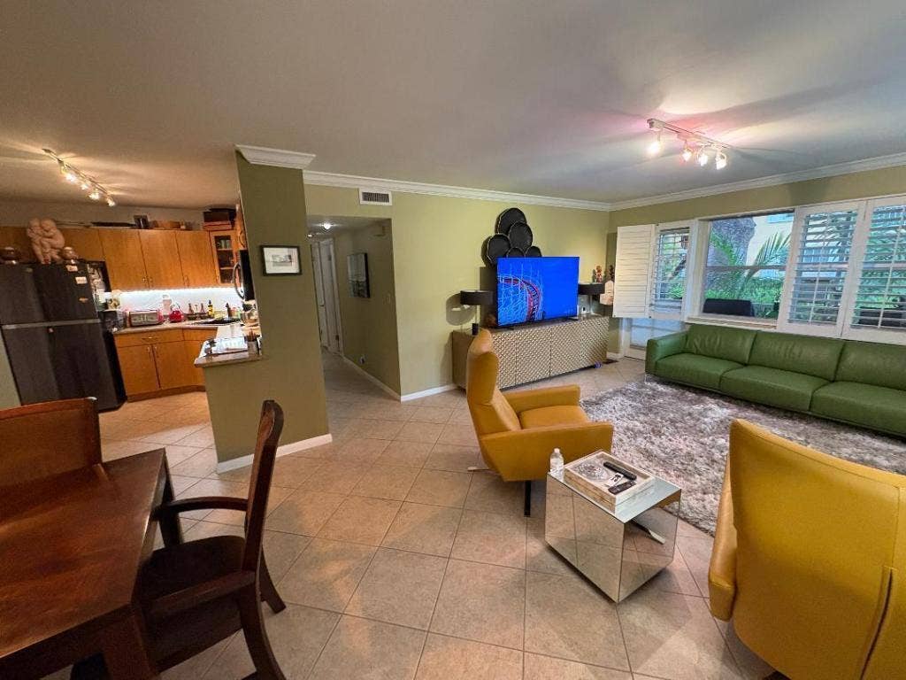 140 NE 19 Court E, #112-E, Wilton Manors, FL 33305
