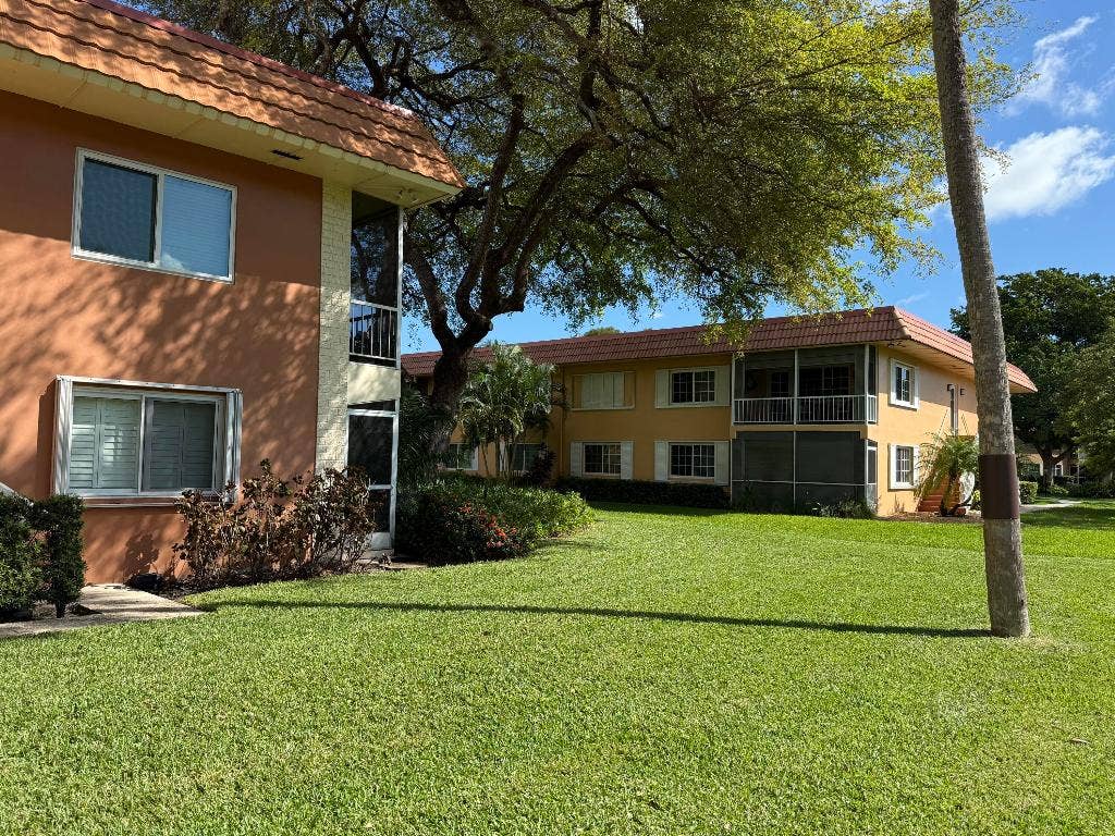 140 NE 19 Court E, #112-E, Wilton Manors, FL 33305