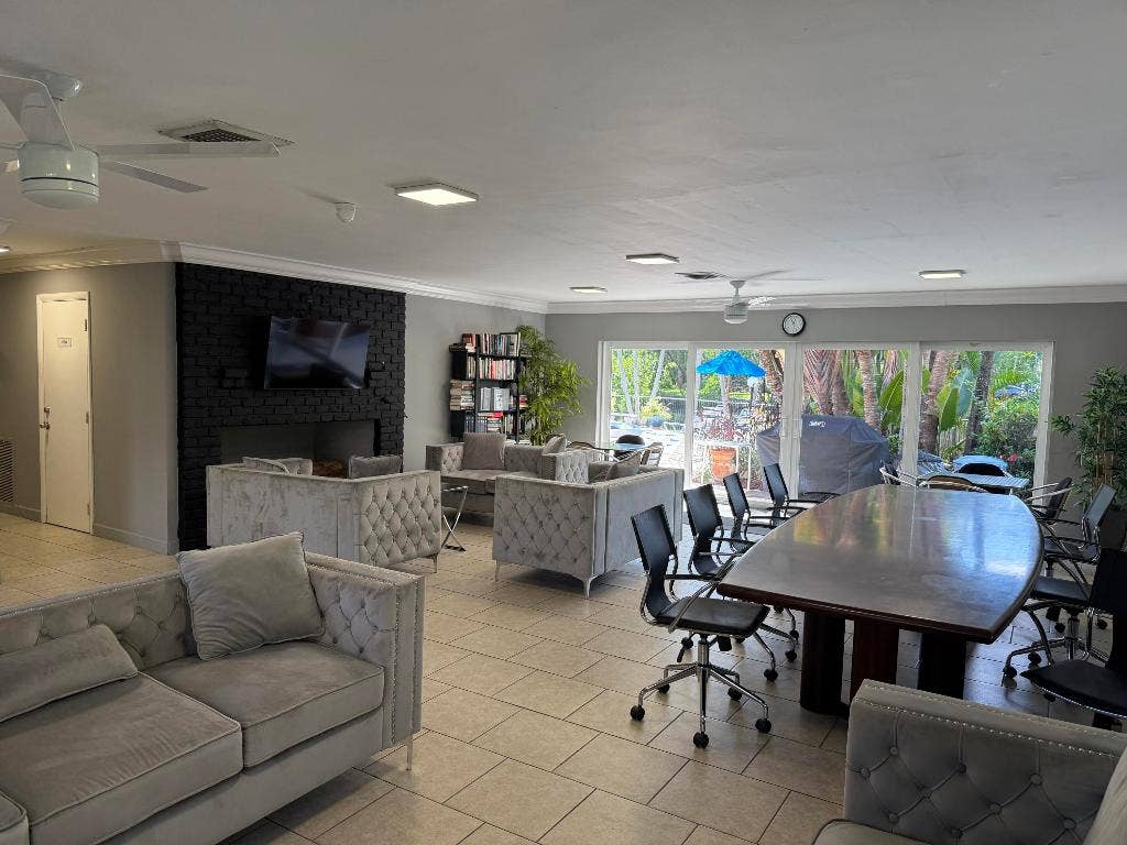 140 NE 19 Court E, #112-E, Wilton Manors, FL 33305