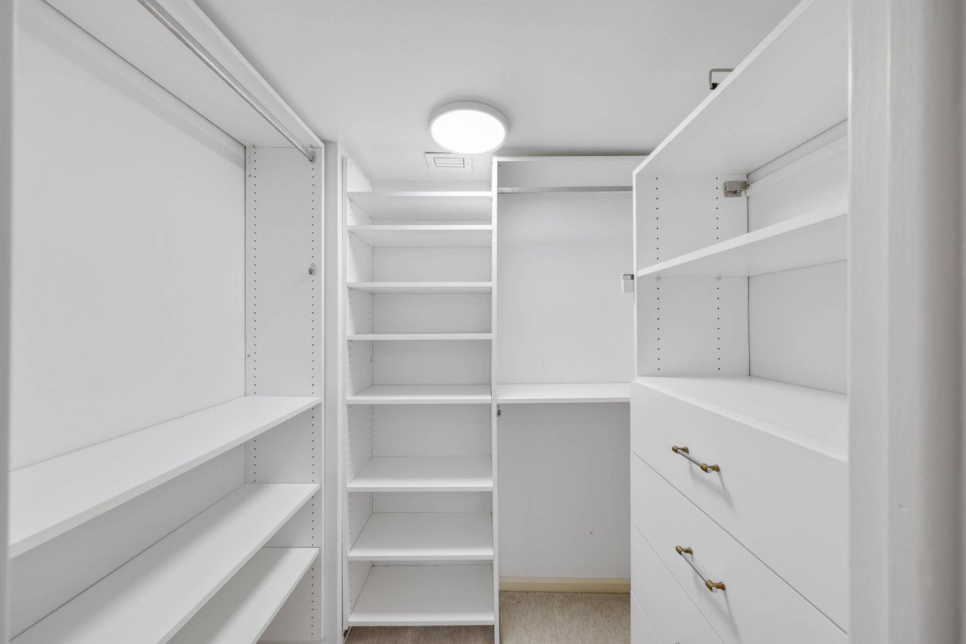 CLOSET 2
