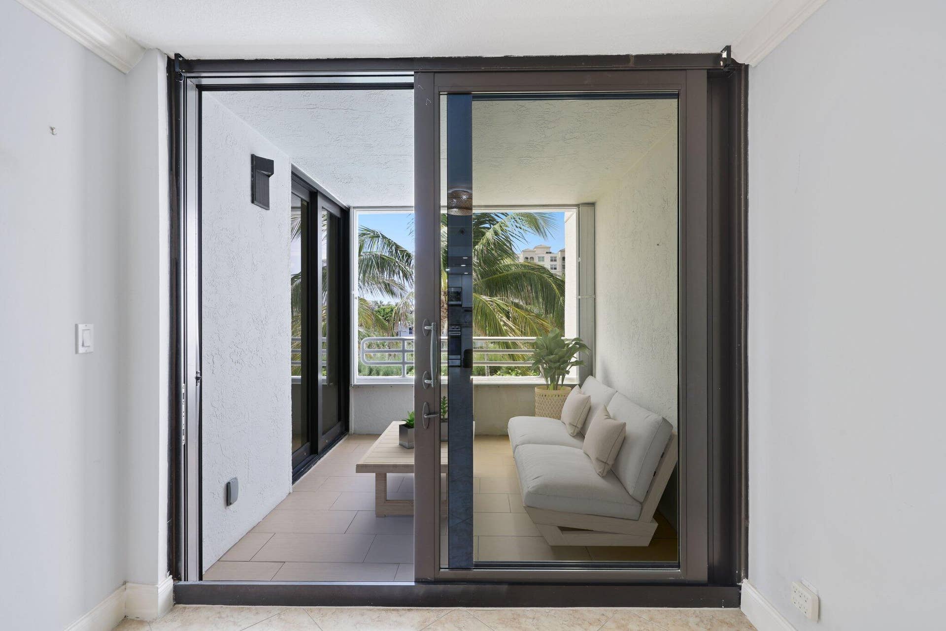 VIRTUAL STAGING