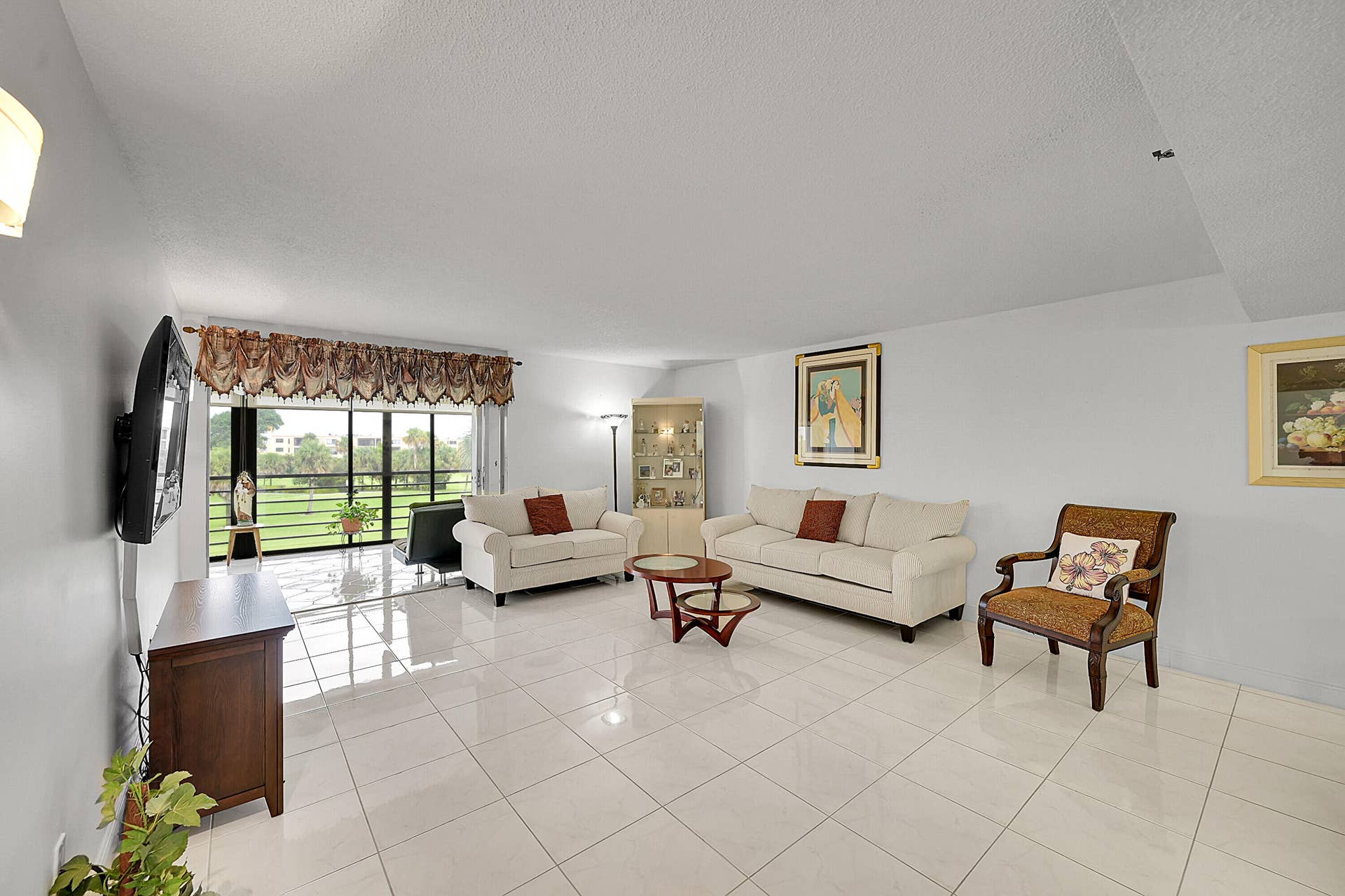 9165 SW 14th Street, #1304, Boca Raton, FL 33428 Living Room