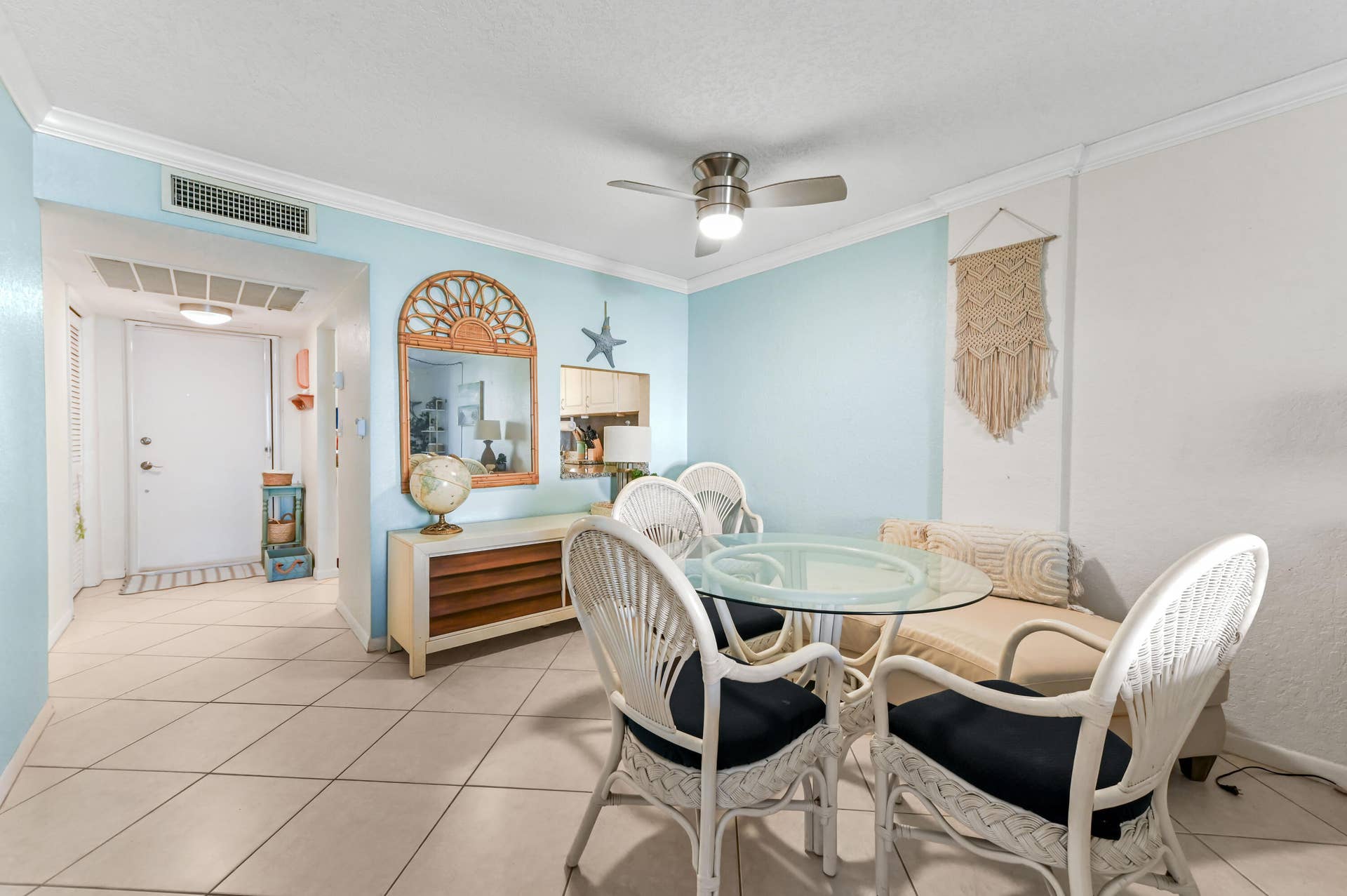 12 Dining room 02