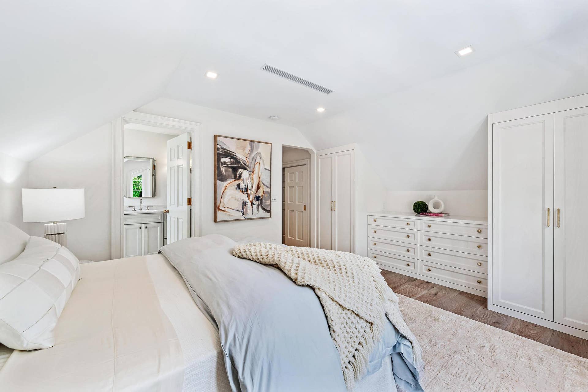 269 Jamaica Ln-31