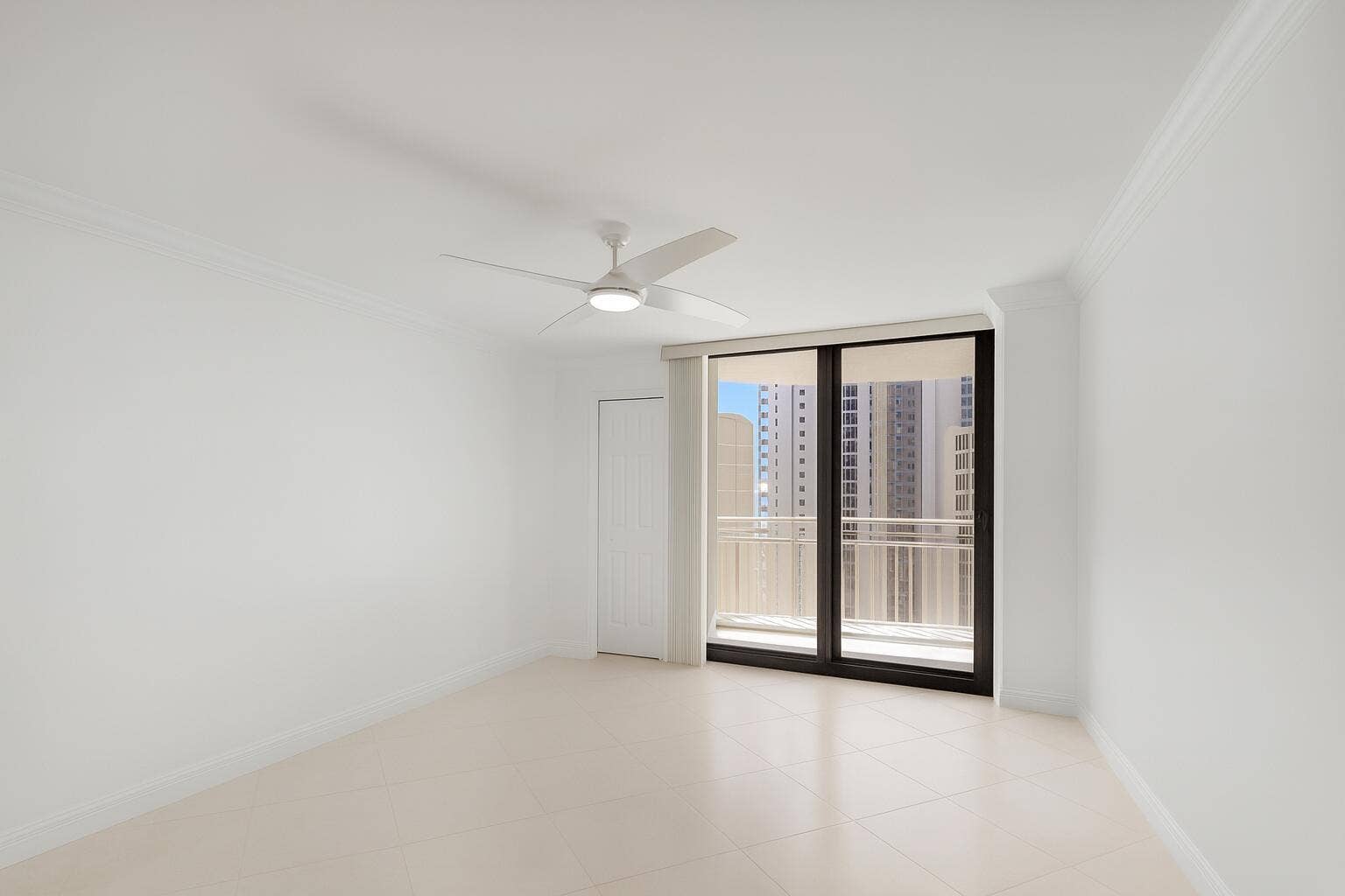 3000 N Ocean Drive, #22 G, Singer Island, FL 33404 Virtually Staged