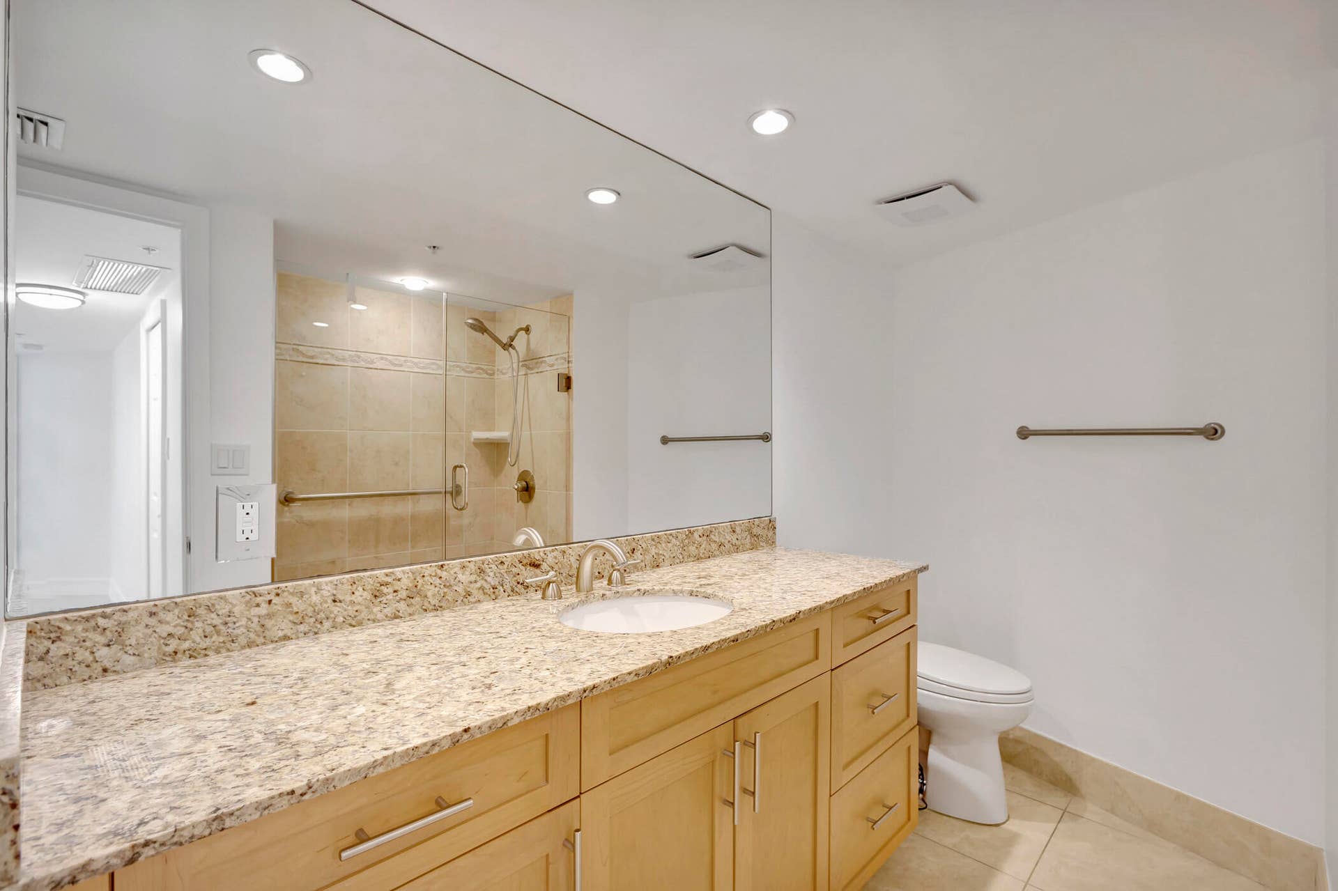3000 N Ocean Drive, #22 G, Singer Island, FL 33404 Primary Bath