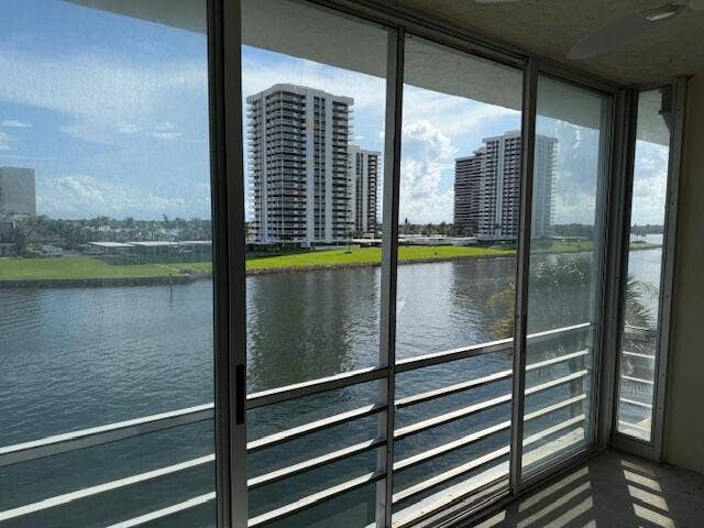 20 Yacht Club Drive, #403, North Palm Beach, FL 33408 IMG_6916