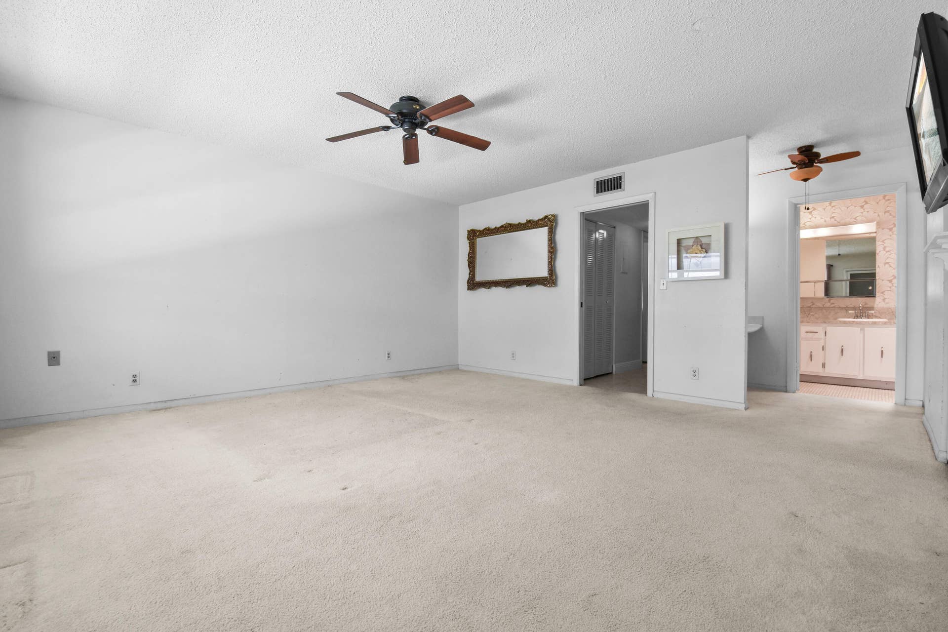 1097CirTerrW,AptC-Interior(13)