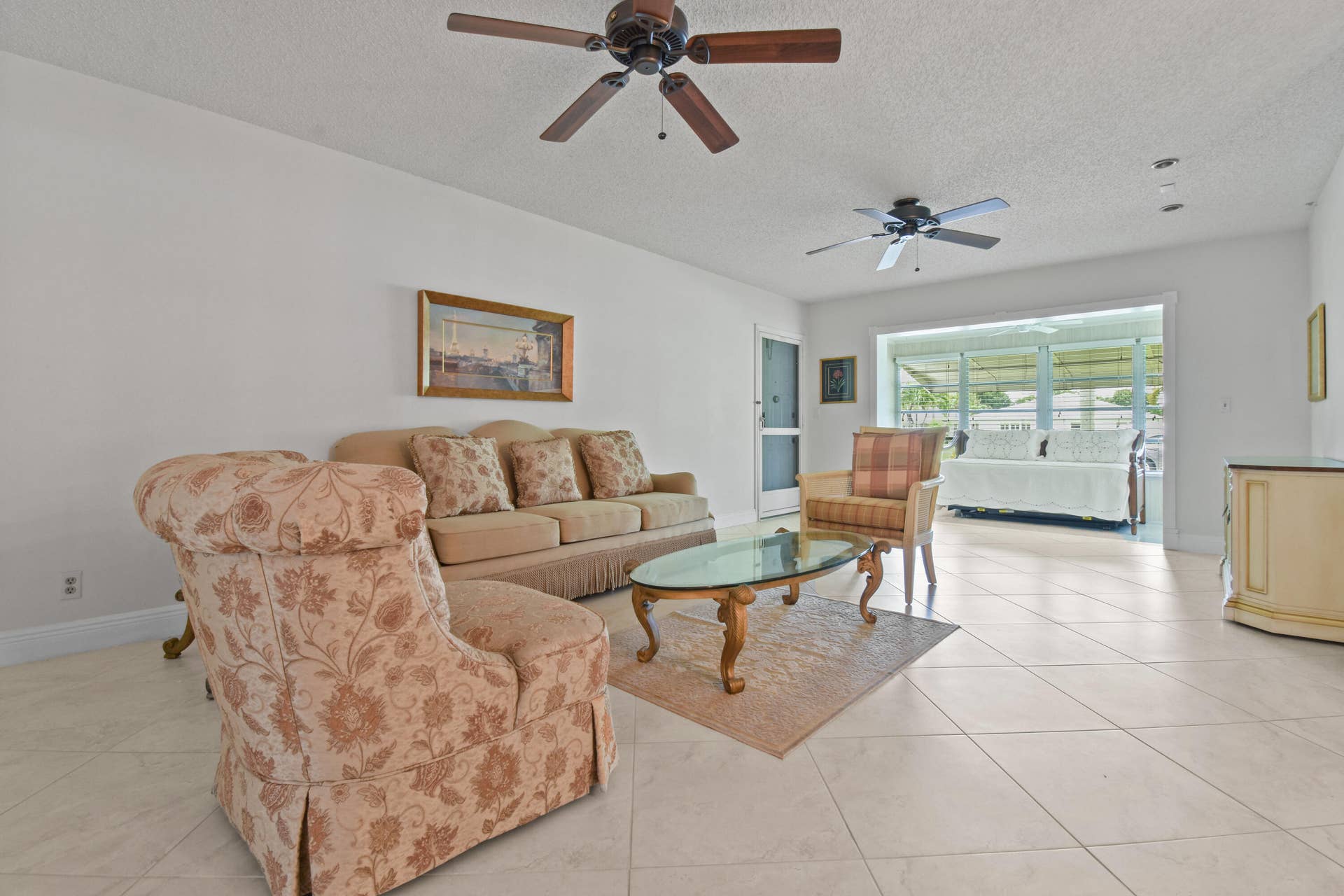 1097CirTerrW,AptC-Interior(7)