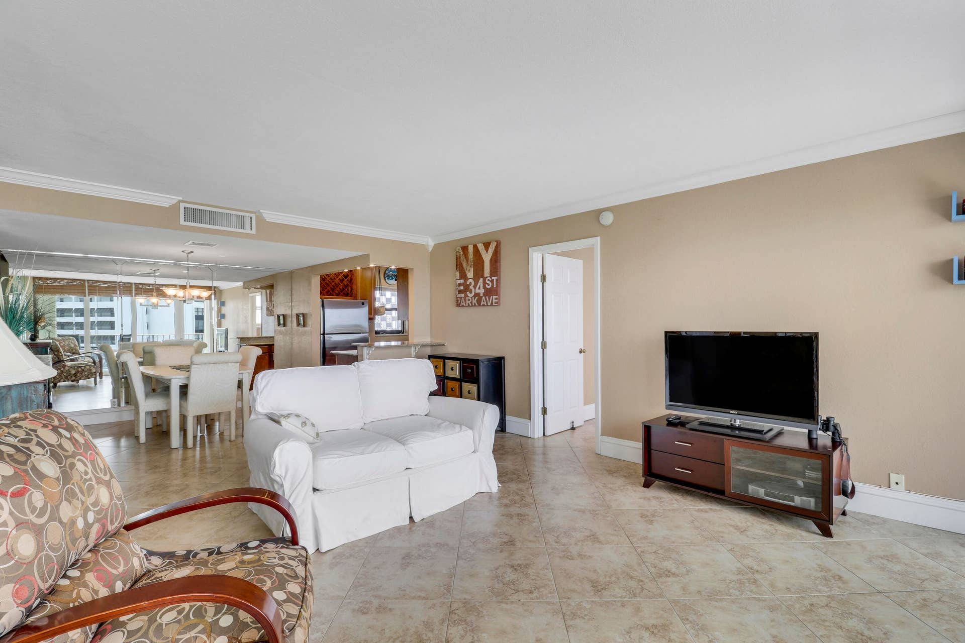 336 Golfview Road, #1016, North Palm Beach, FL 33408 Living Room
