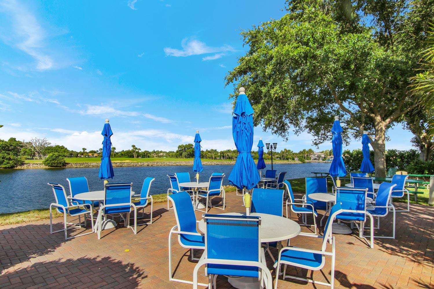336 Golfview Road, #1016, North Palm Beach, FL 33408 Patio/Picknik Area