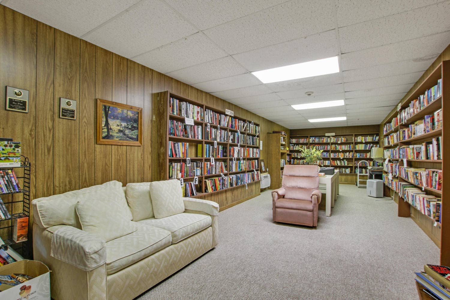 336 Golfview Road, #1016, North Palm Beach, FL 33408 Library