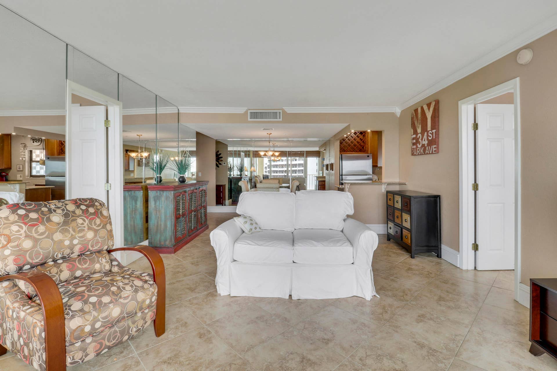 336 Golfview Road, #1016, North Palm Beach, FL 33408 Living Room