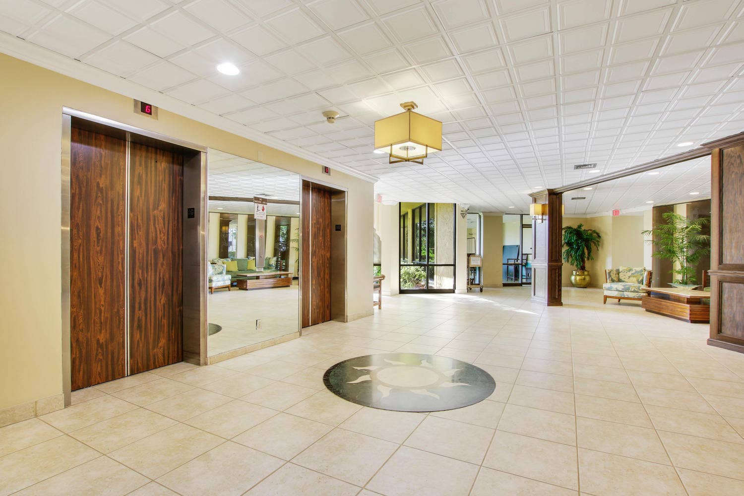 336 Golfview Road, #1016, North Palm Beach, FL 33408 Lobby