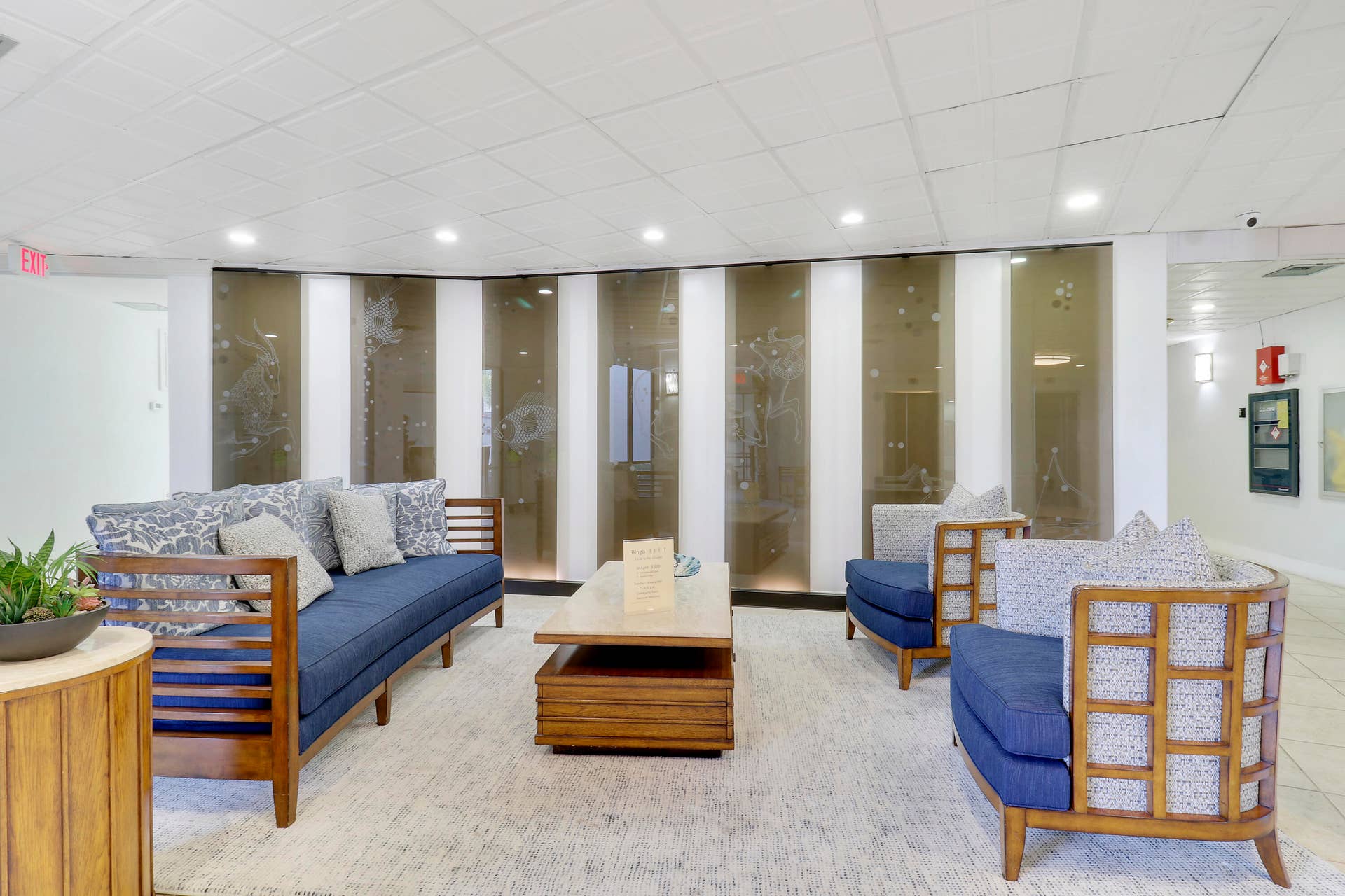 336 Golfview Road, #1016, North Palm Beach, FL 33408 Lobby Lounge