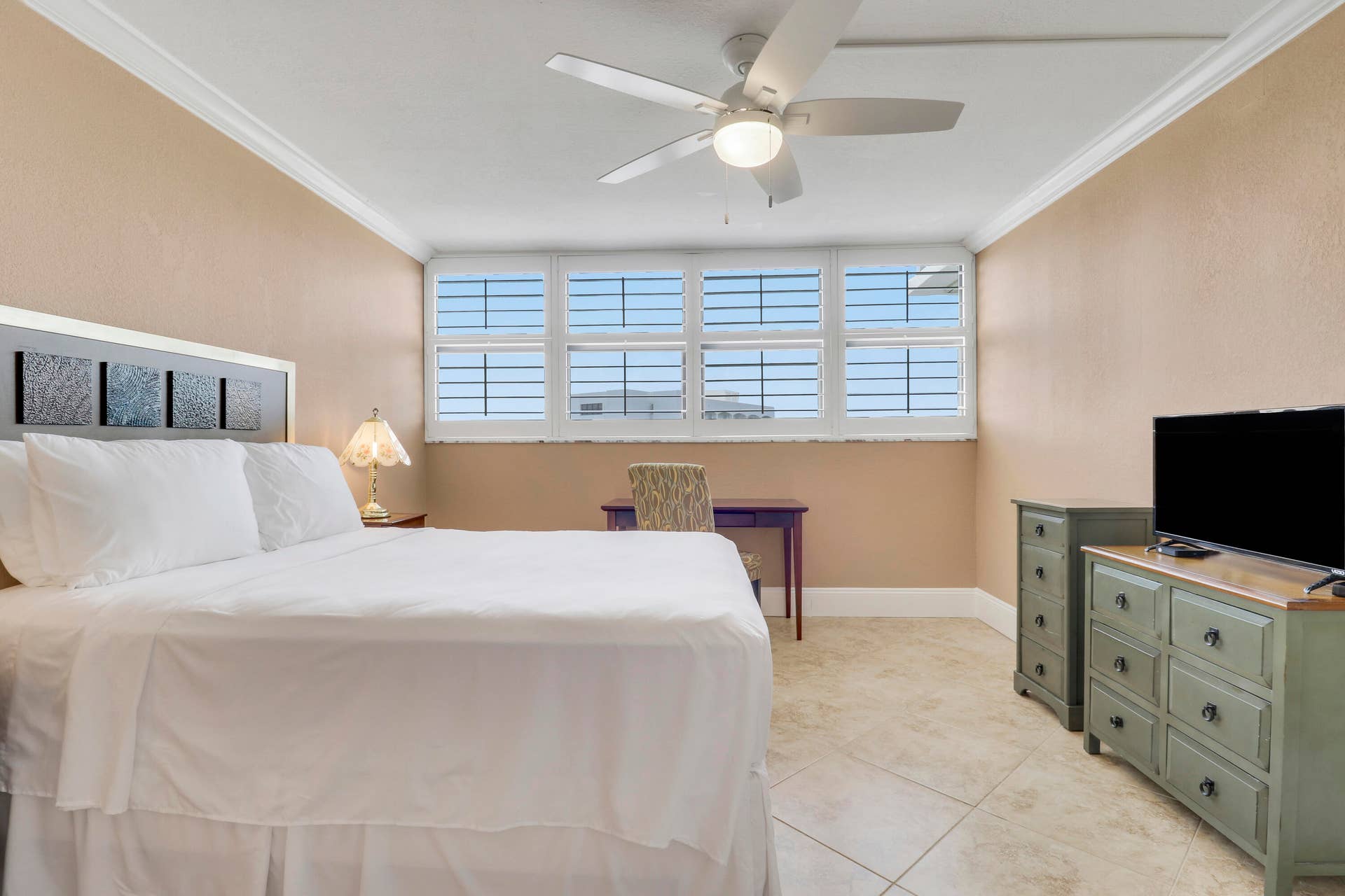 336 Golfview Road, #1016, North Palm Beach, FL 33408 Master Bedroom