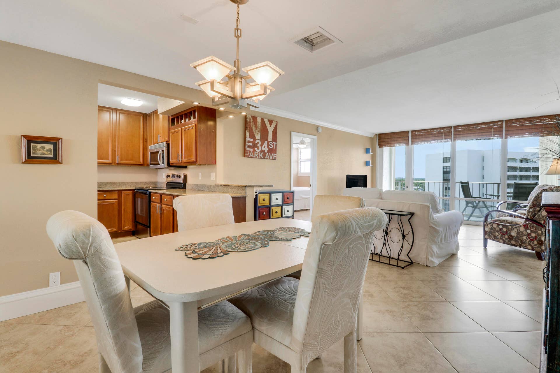 336 Golfview Road, #1016, North Palm Beach, FL 33408 Dining Room View